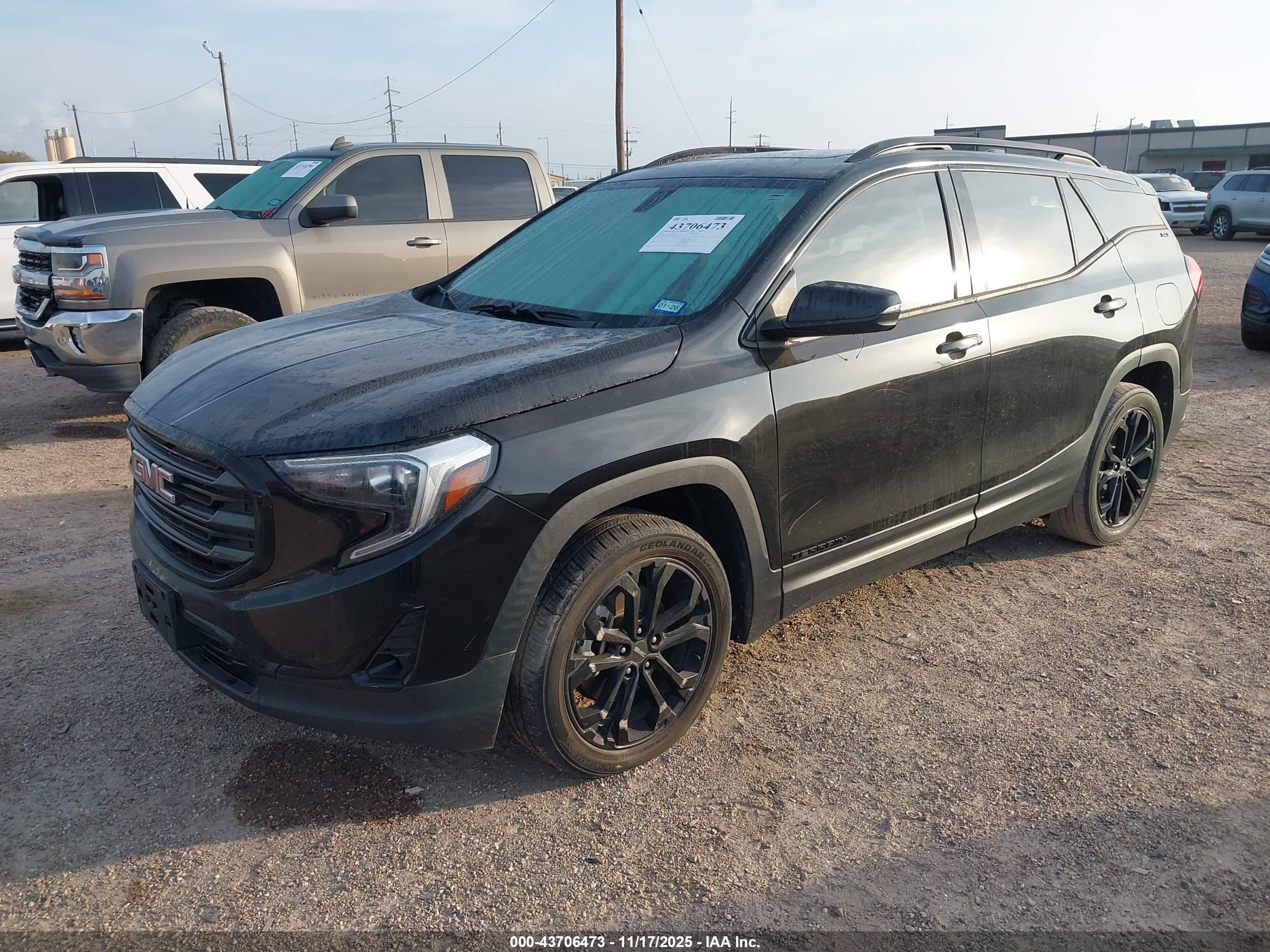 GMC TERRAIN image 2