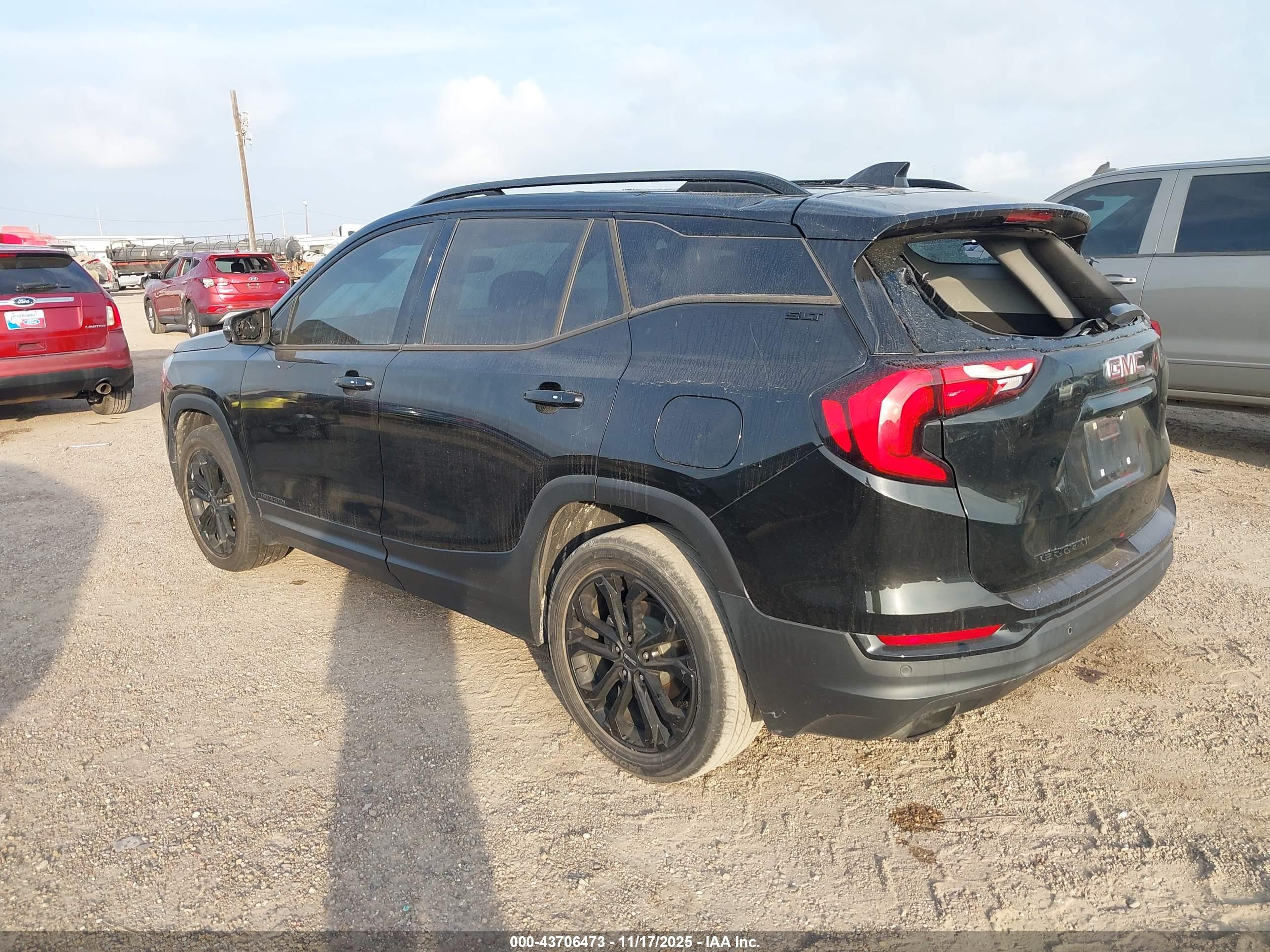 GMC TERRAIN image 3