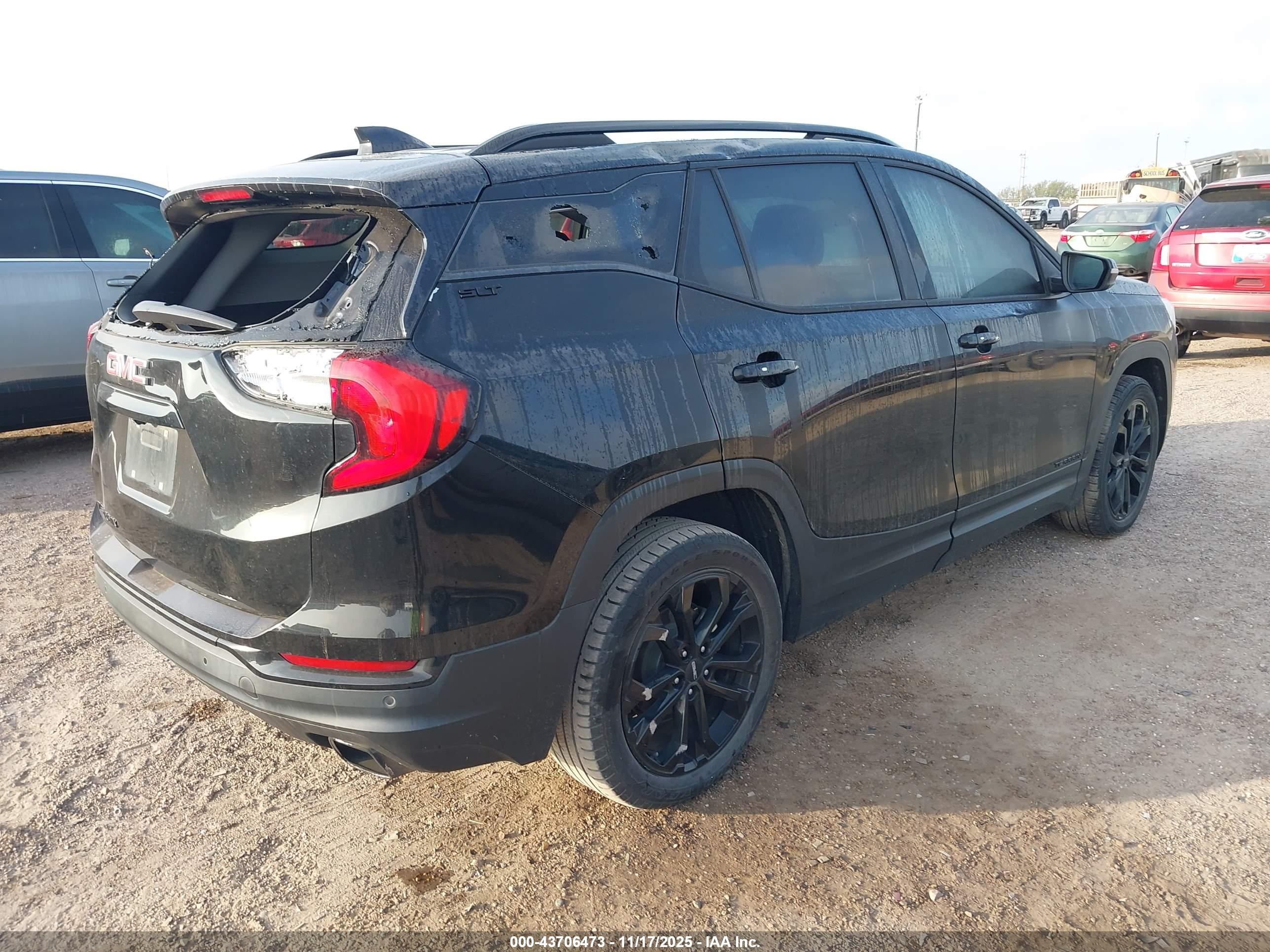 GMC TERRAIN image 4