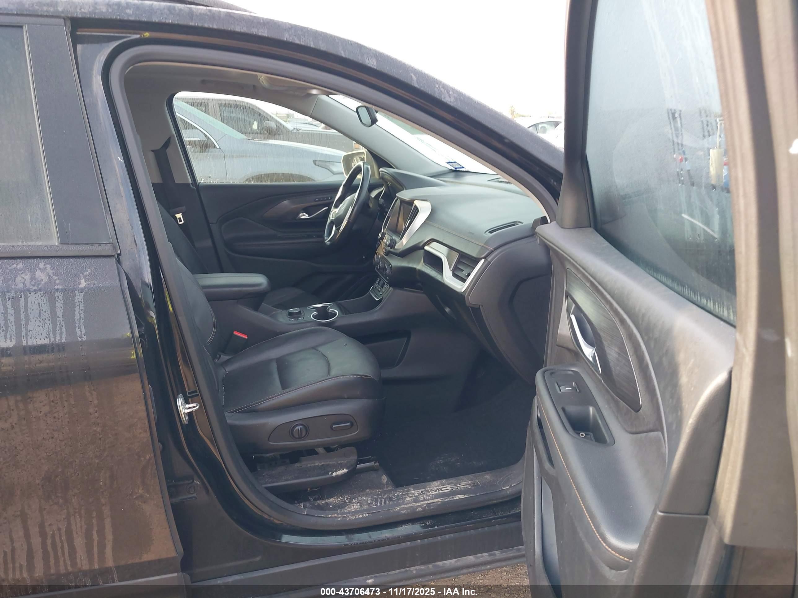 GMC TERRAIN image 5