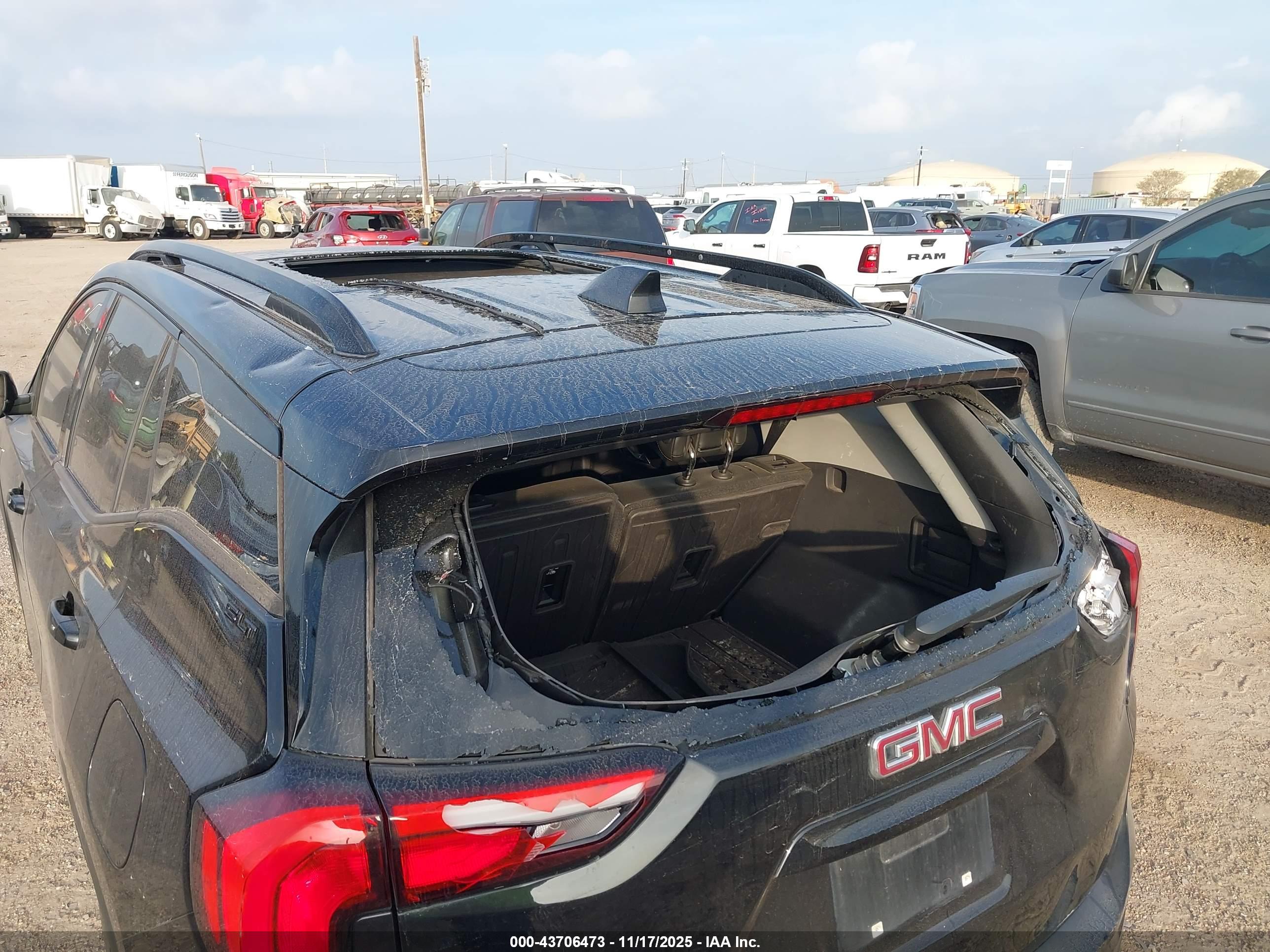 GMC TERRAIN image 6