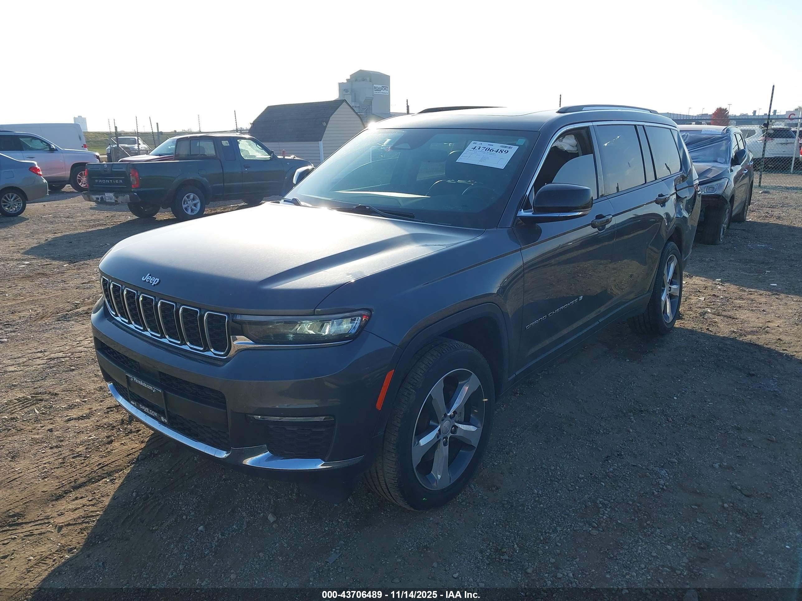 JEEP GRAND image 2