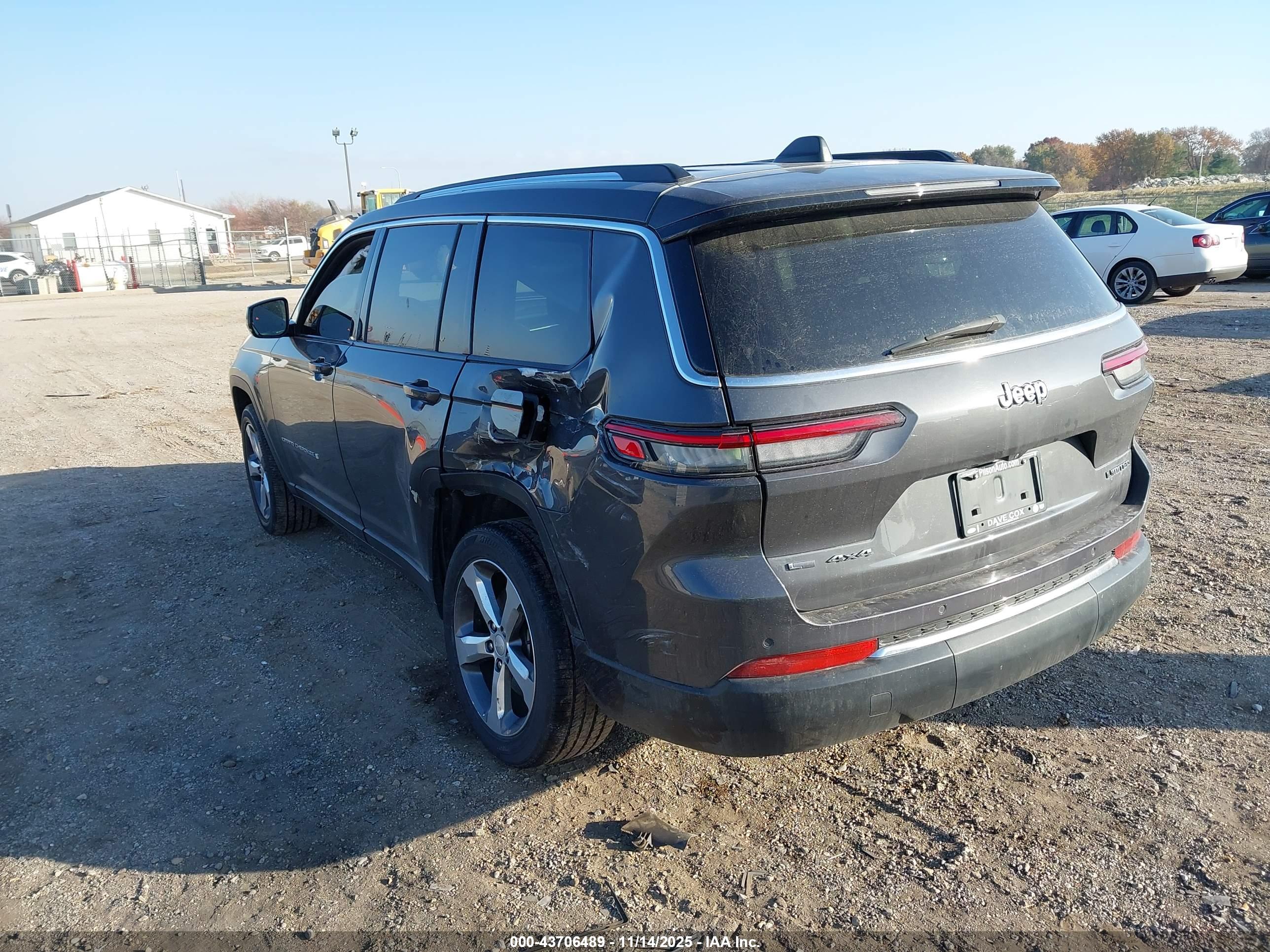 JEEP GRAND image 3