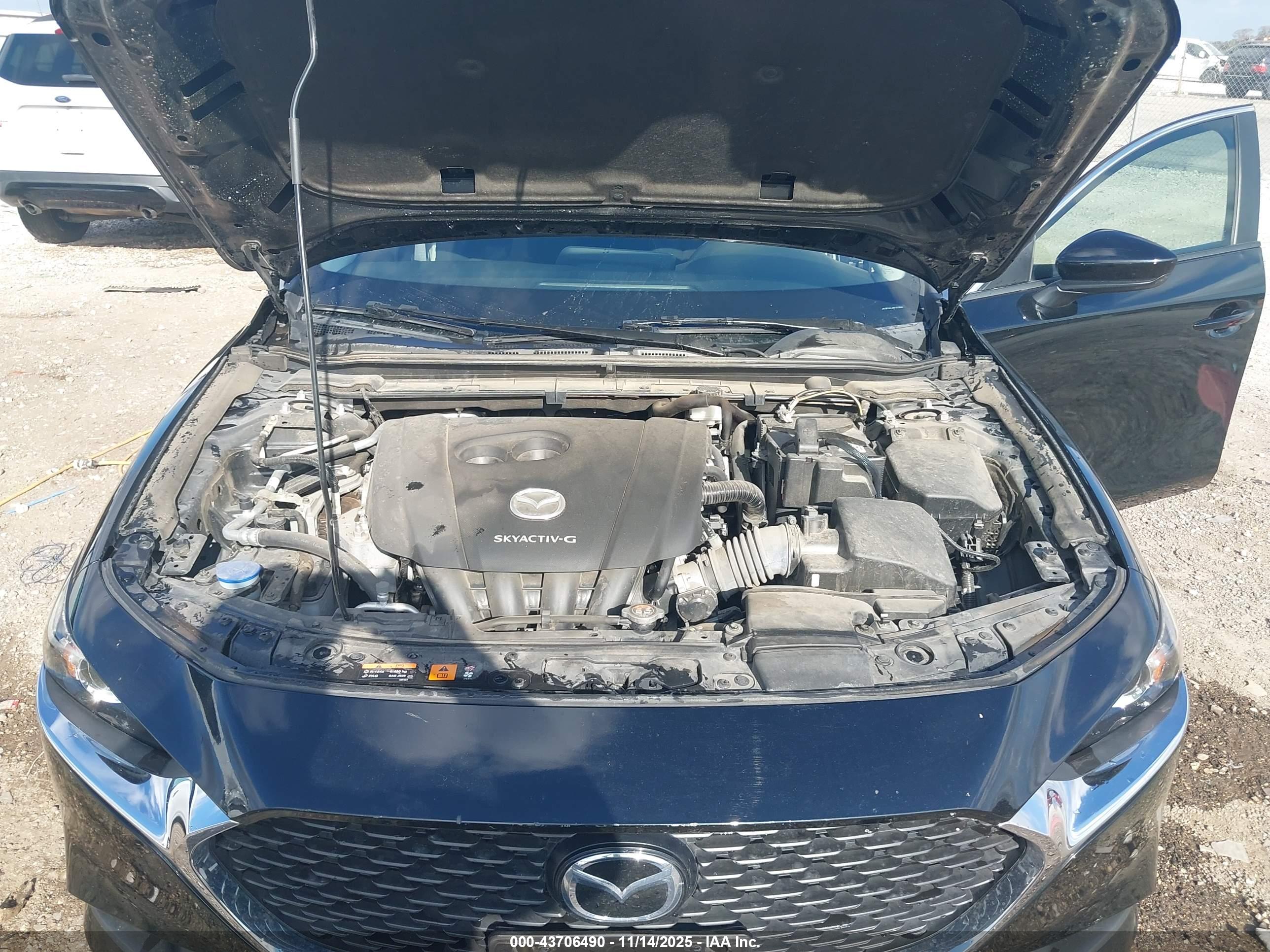 MAZDA MAZDA3 image 10