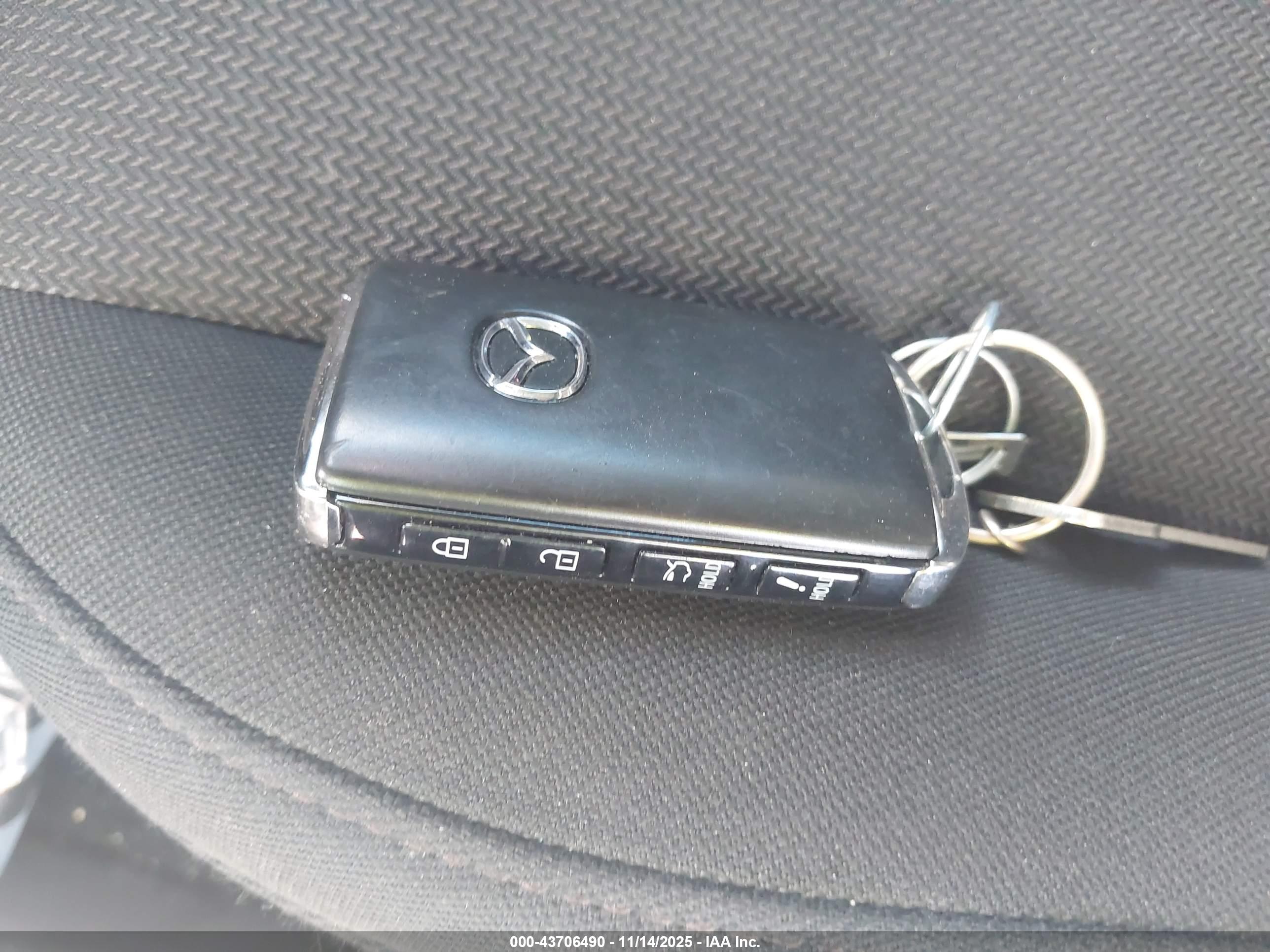 MAZDA MAZDA3 image 11