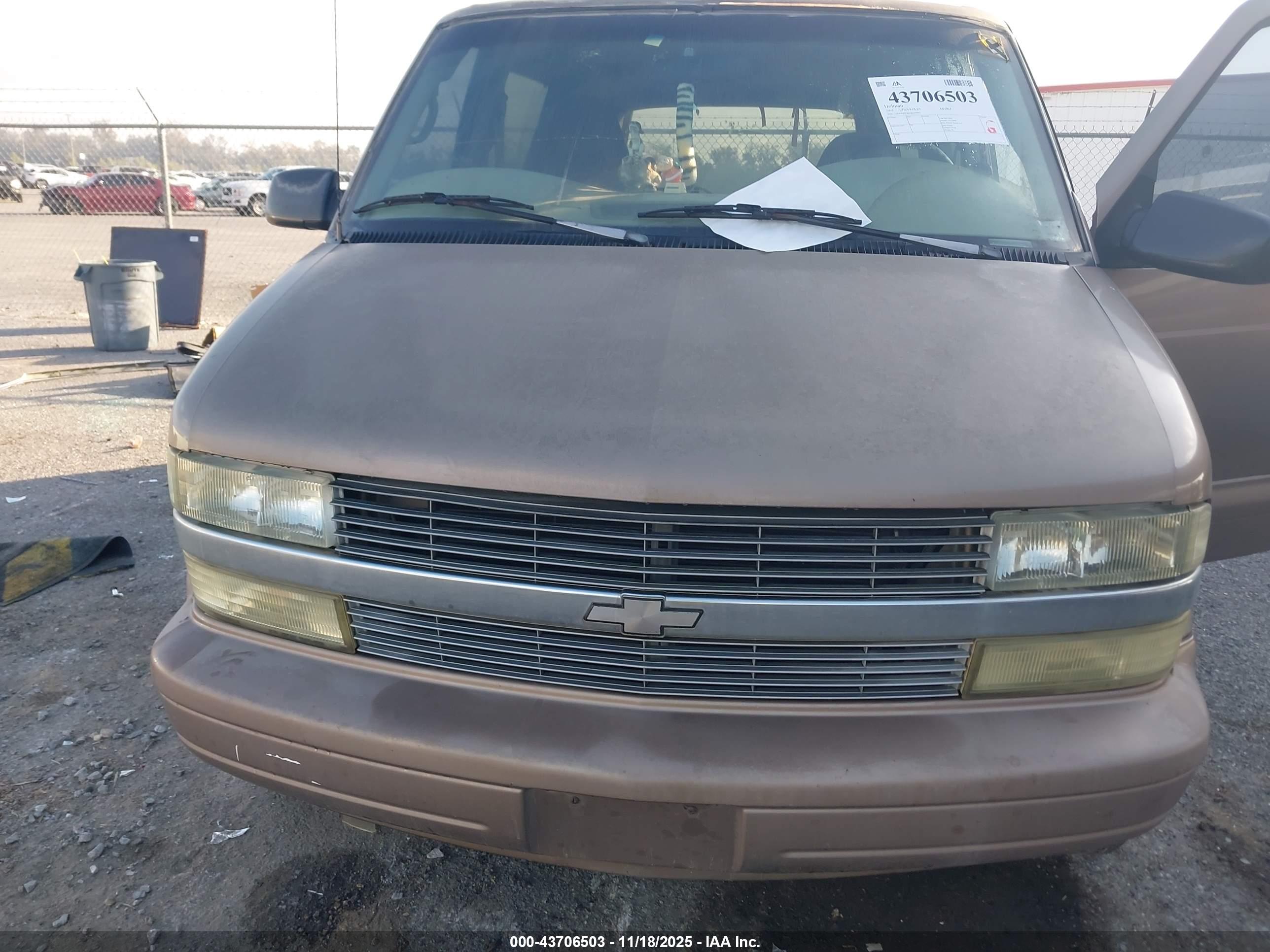 CHEVROLET ASTRO image 6