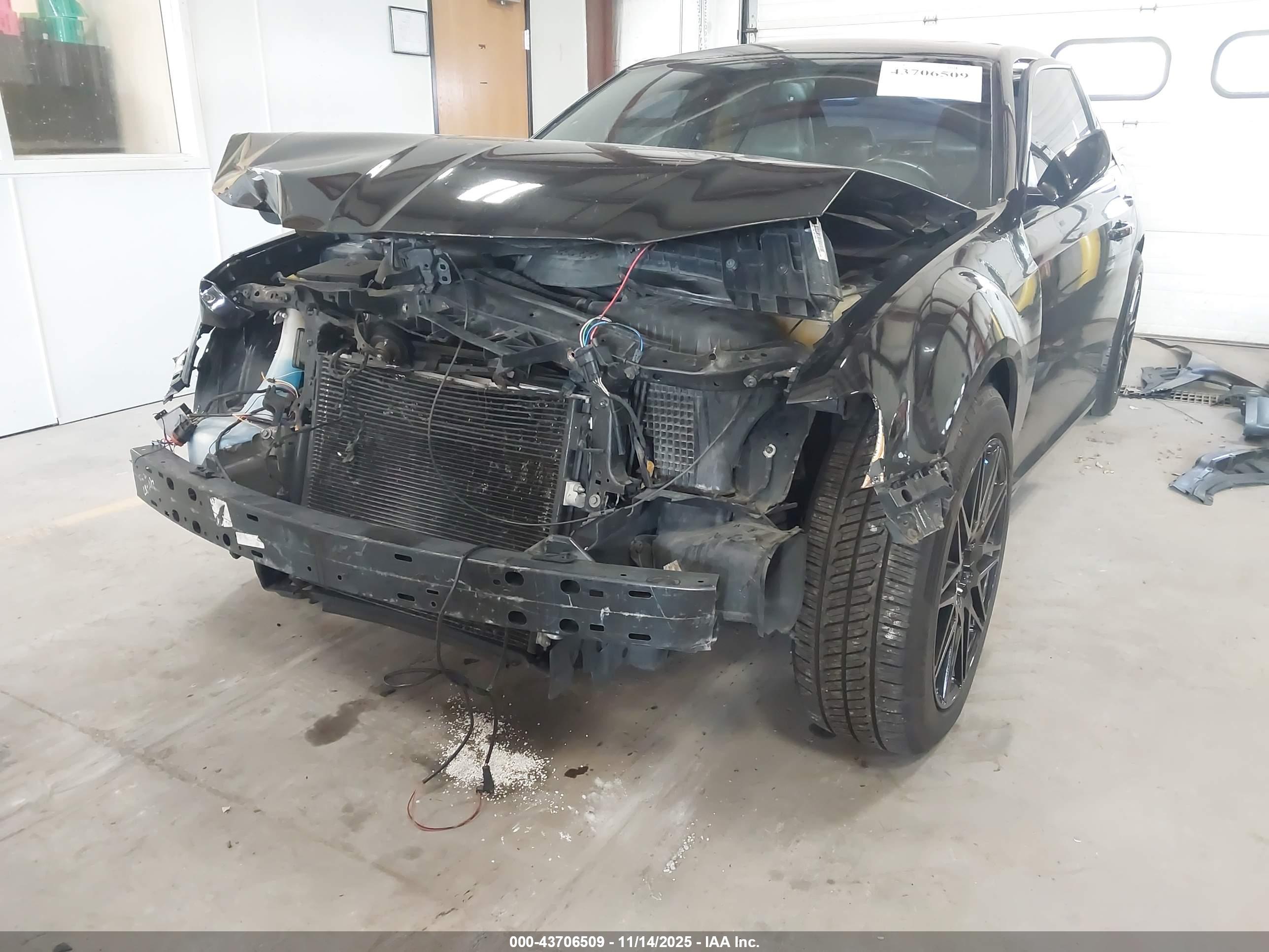 CHRYSLER 300 image 6