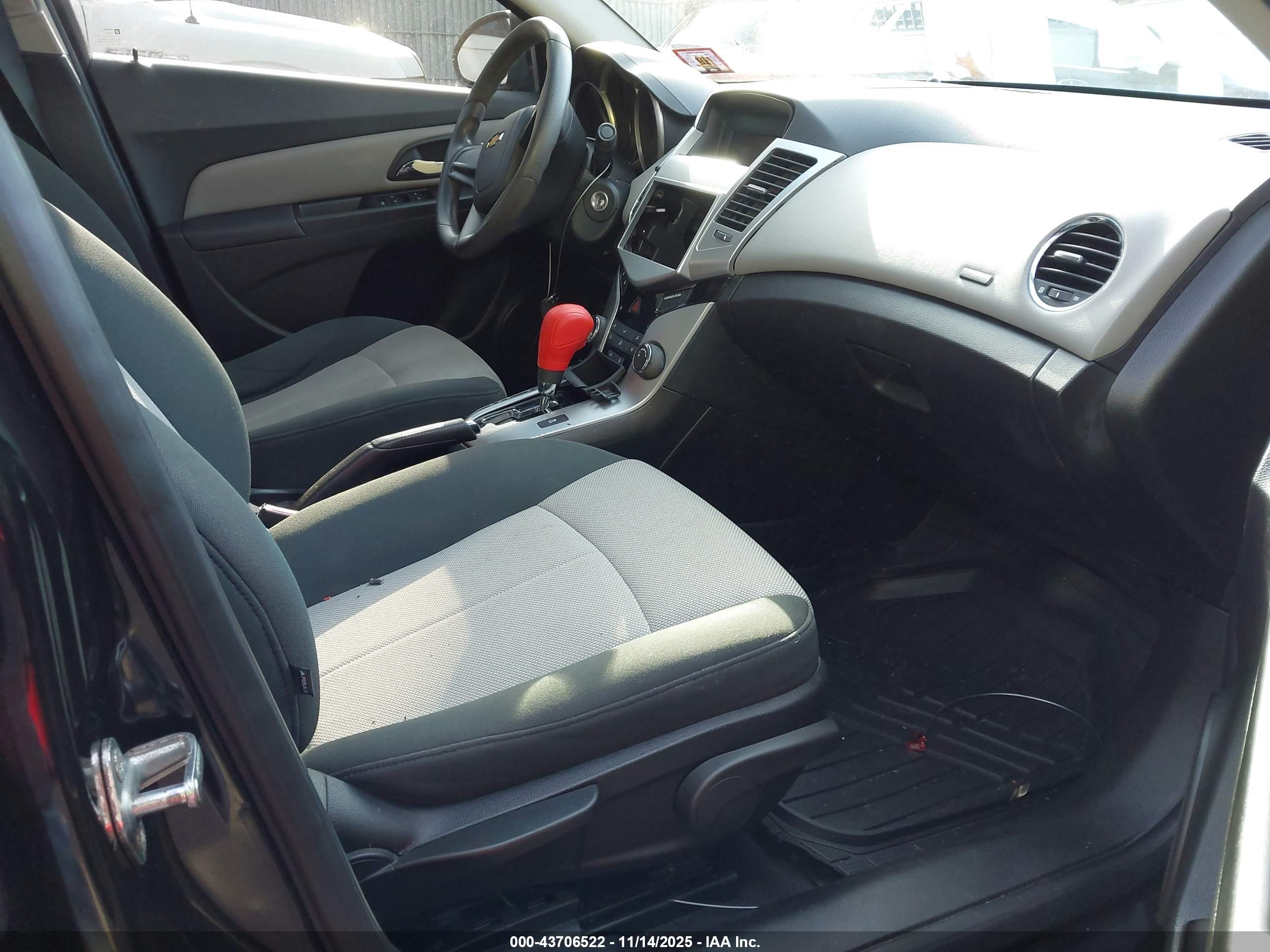 CHEVROLET CRUZE image 5