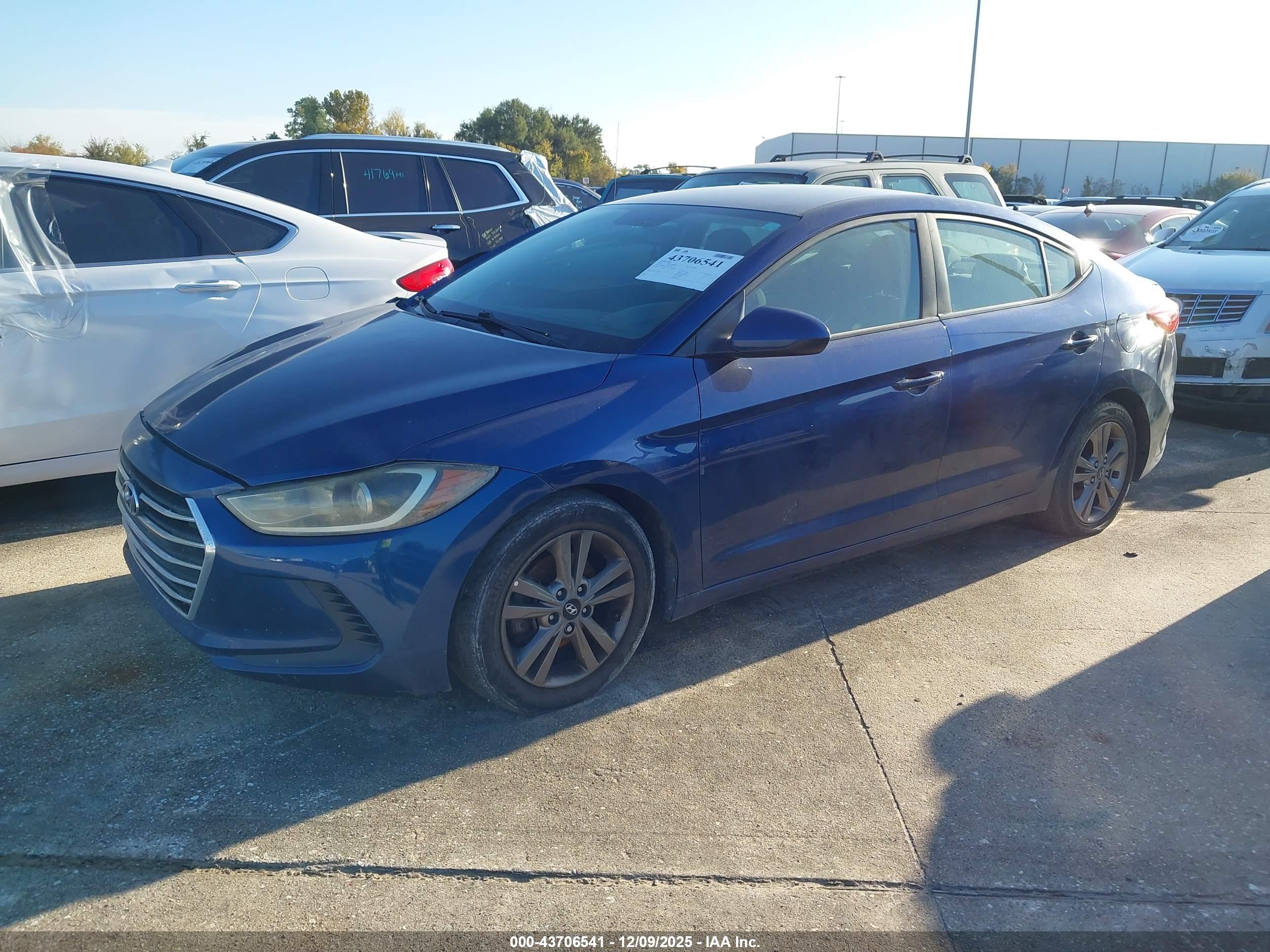 HYUNDAI ELANTRA image 2