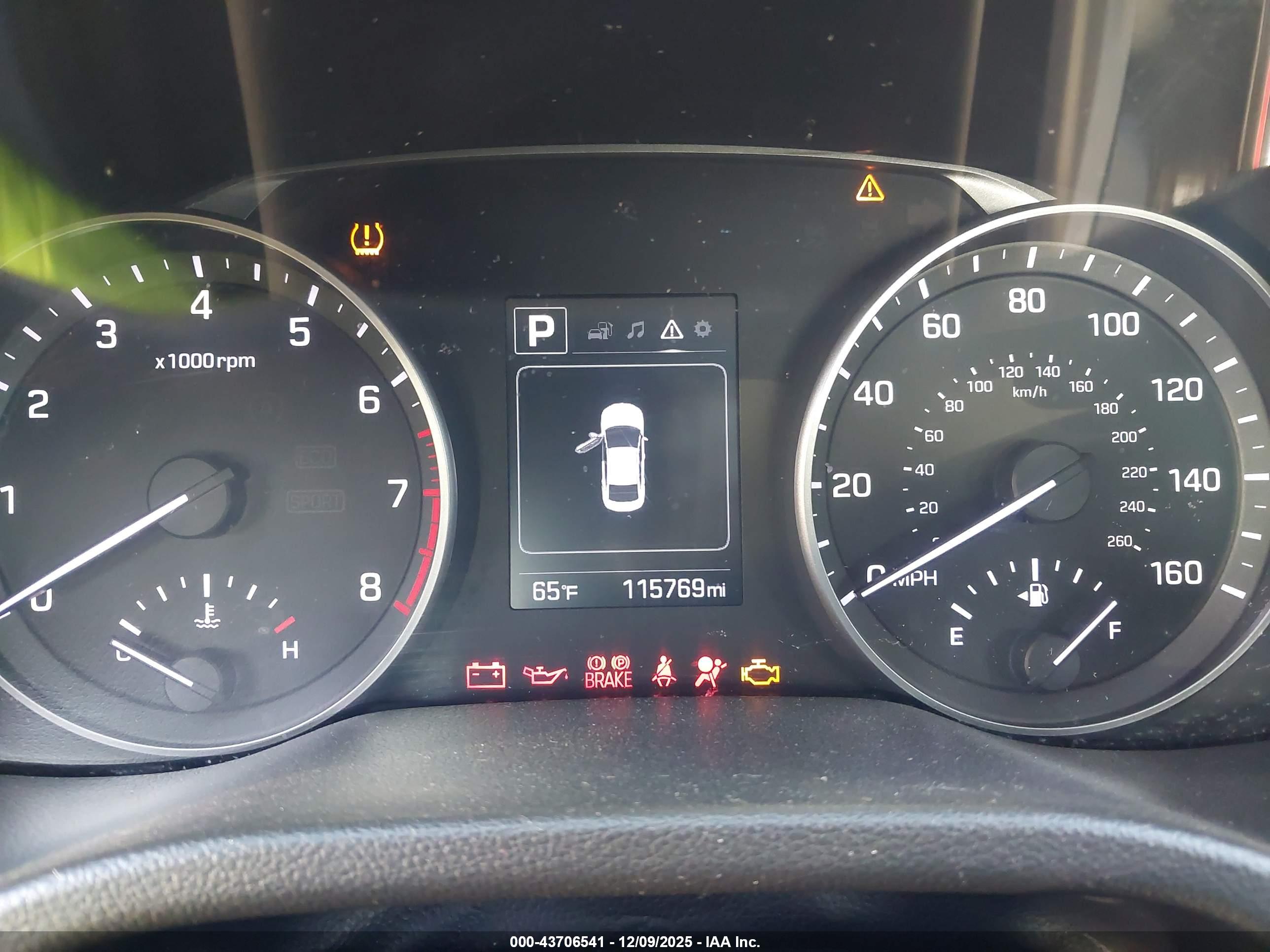 HYUNDAI ELANTRA image 7