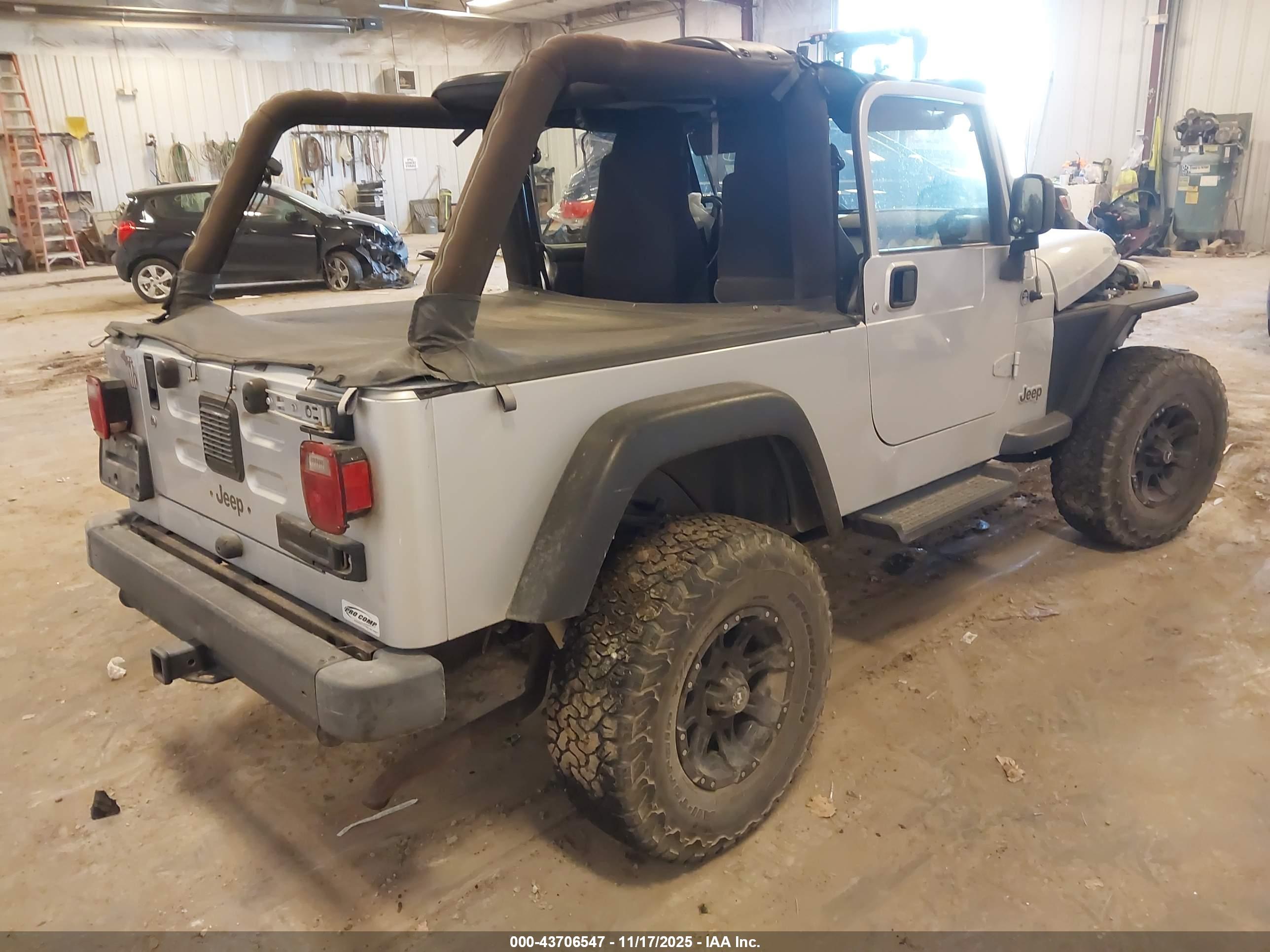 JEEP WRANGLER image 4