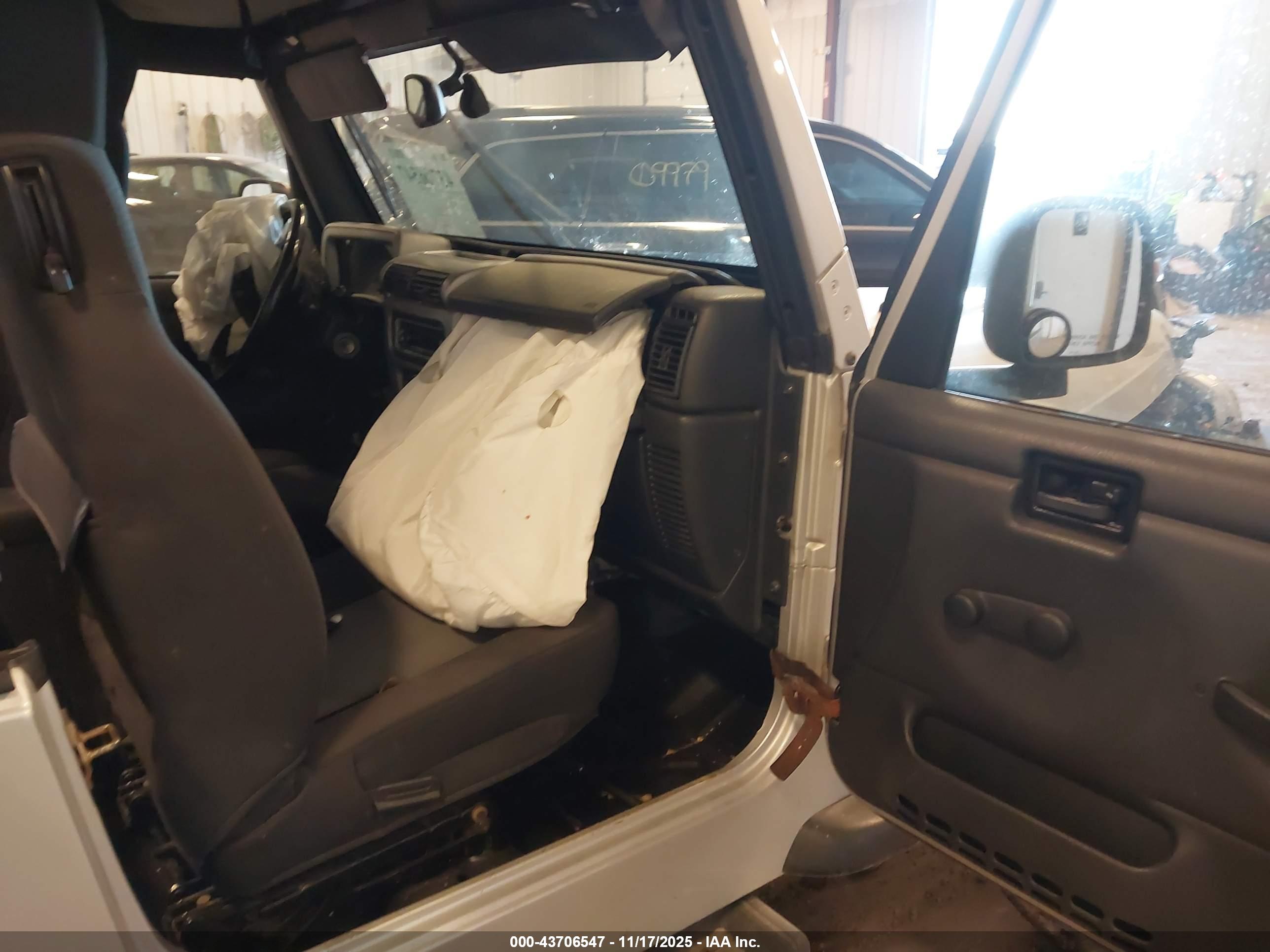 JEEP WRANGLER image 5