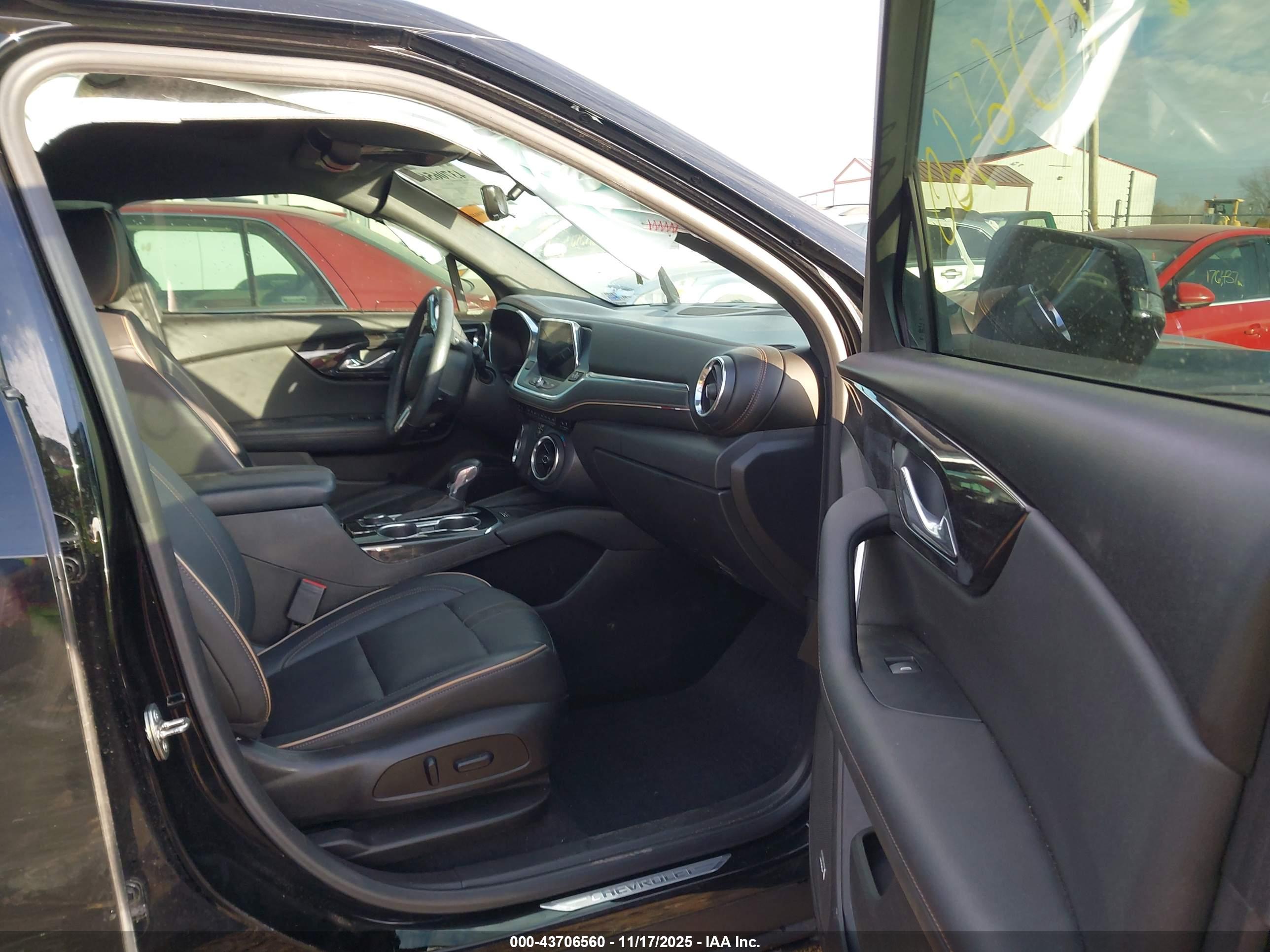 CHEVROLET BLAZER image 5