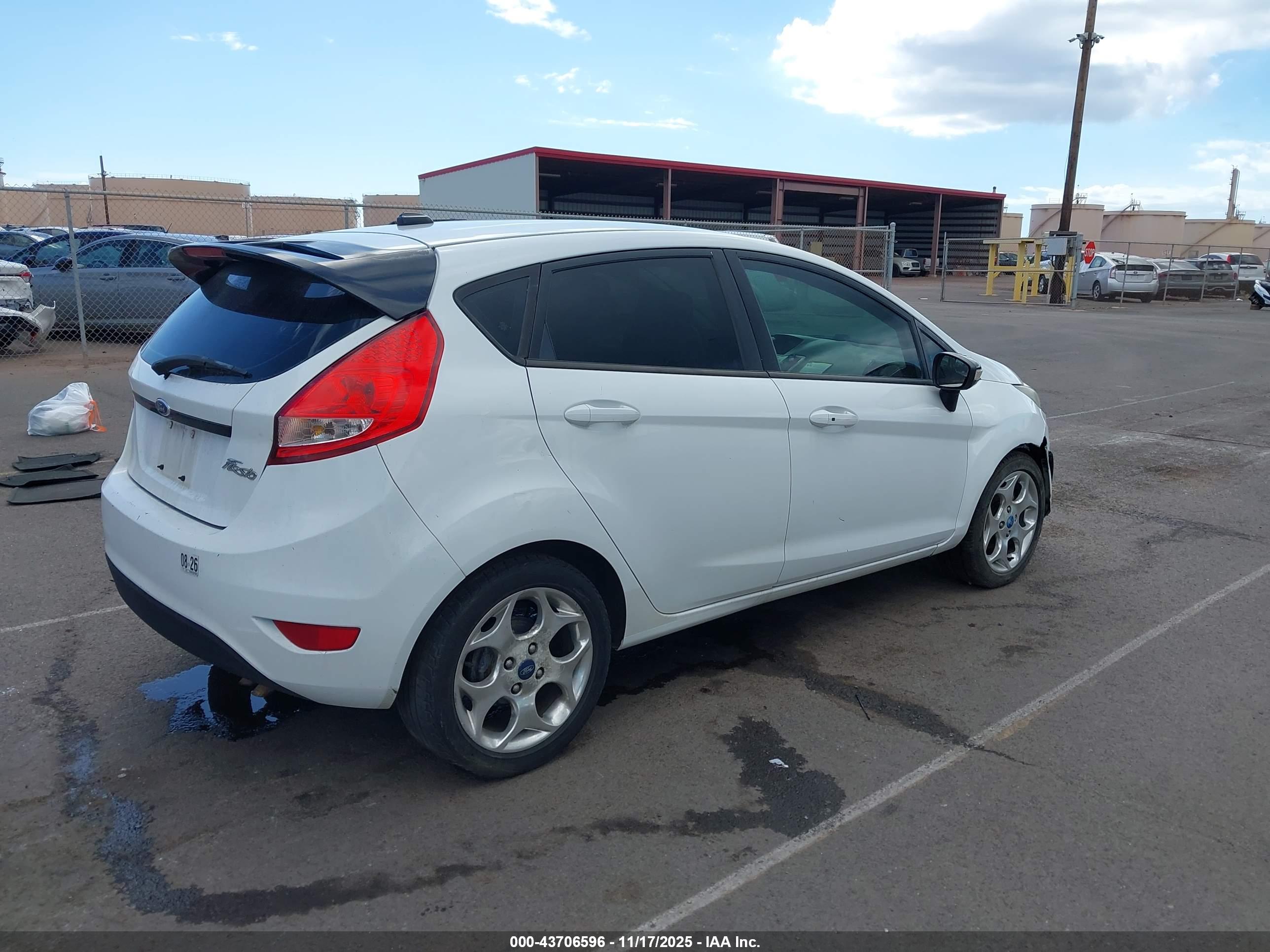 FORD FIESTA image 4