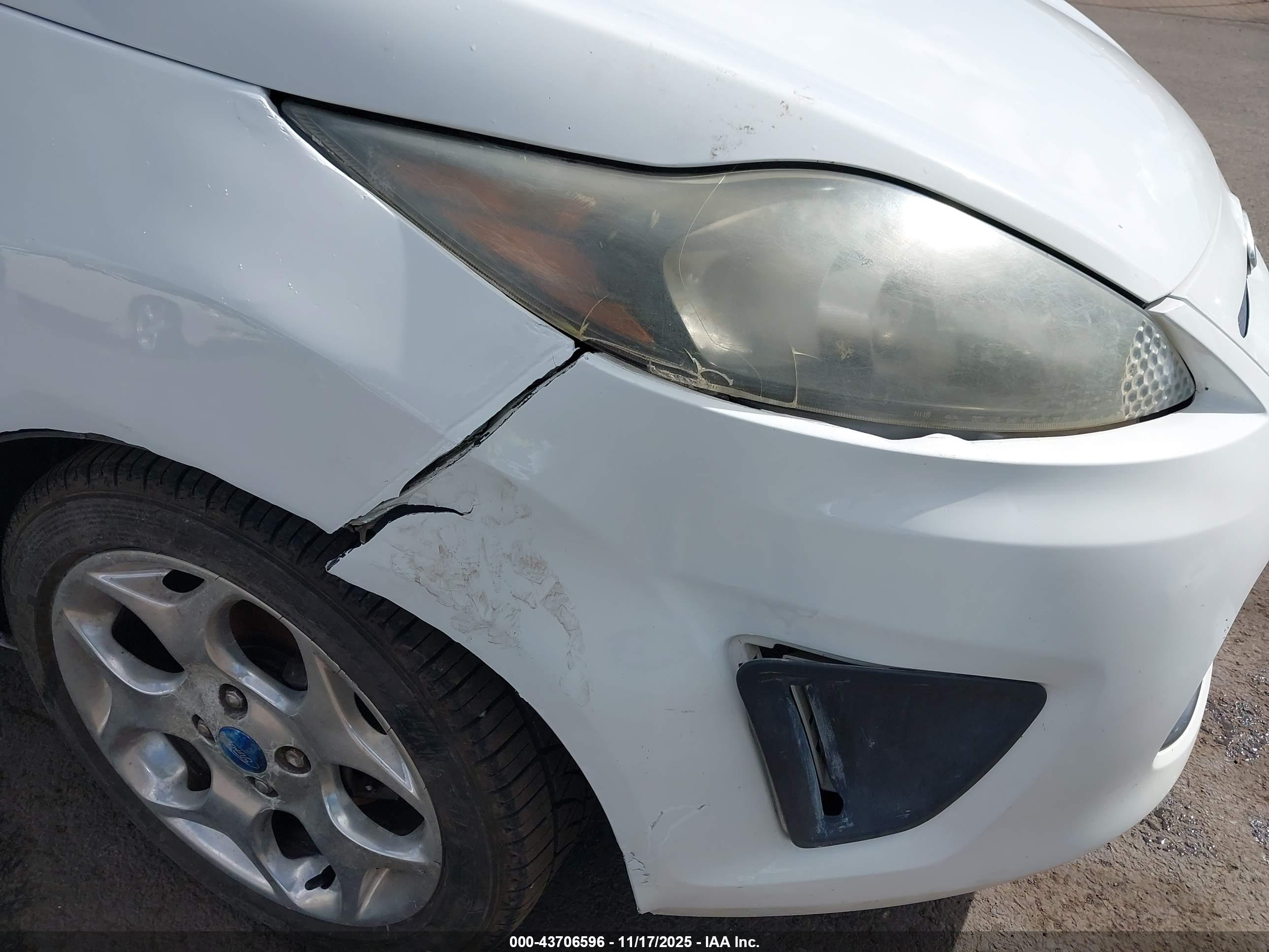 FORD FIESTA image 6