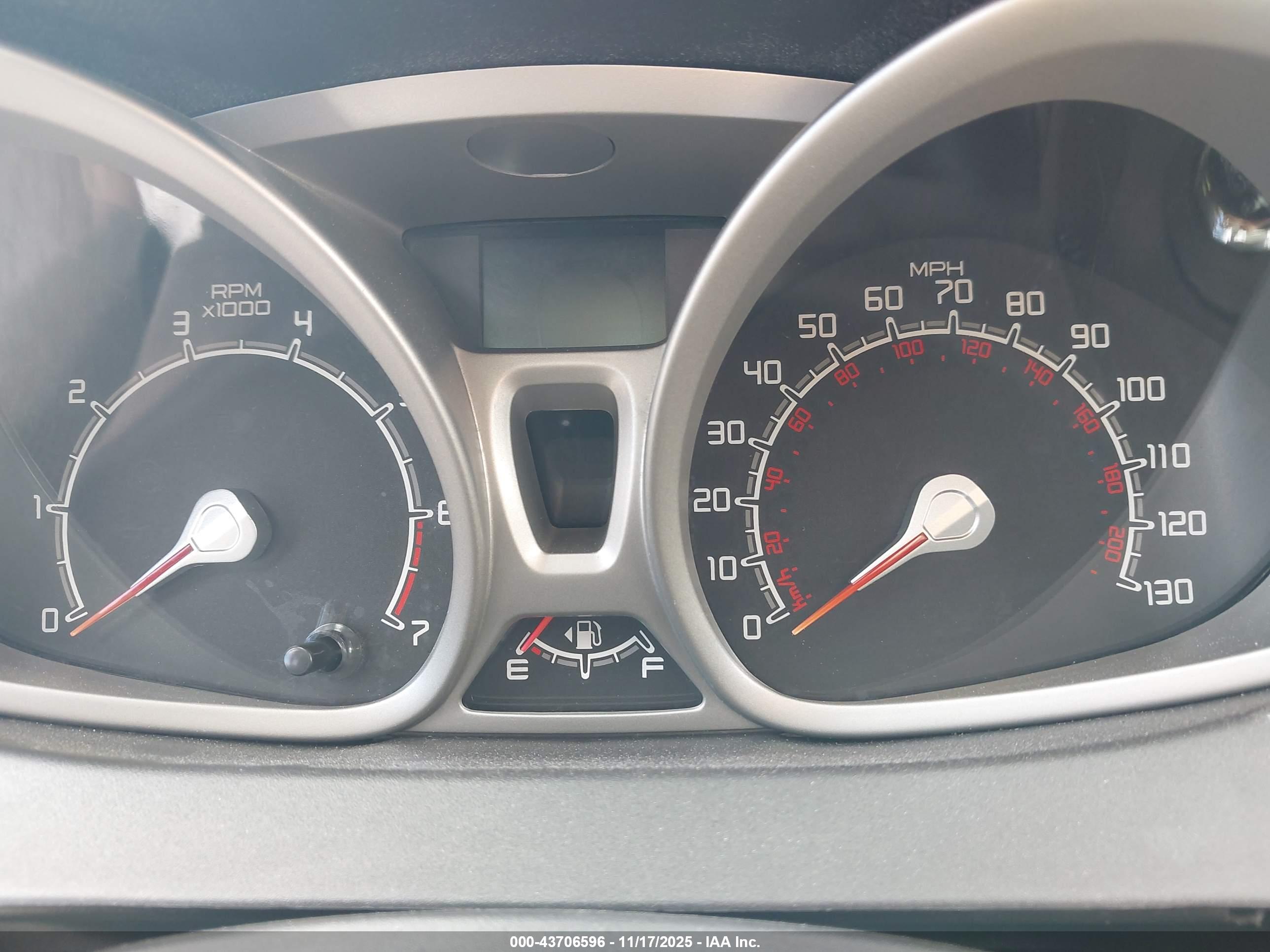 FORD FIESTA image 7
