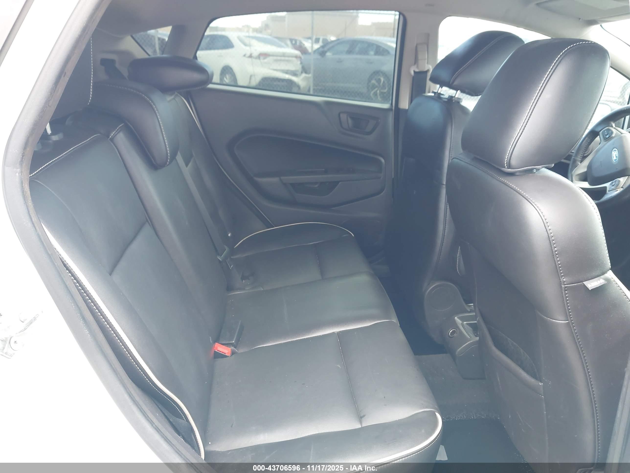 FORD FIESTA image 8