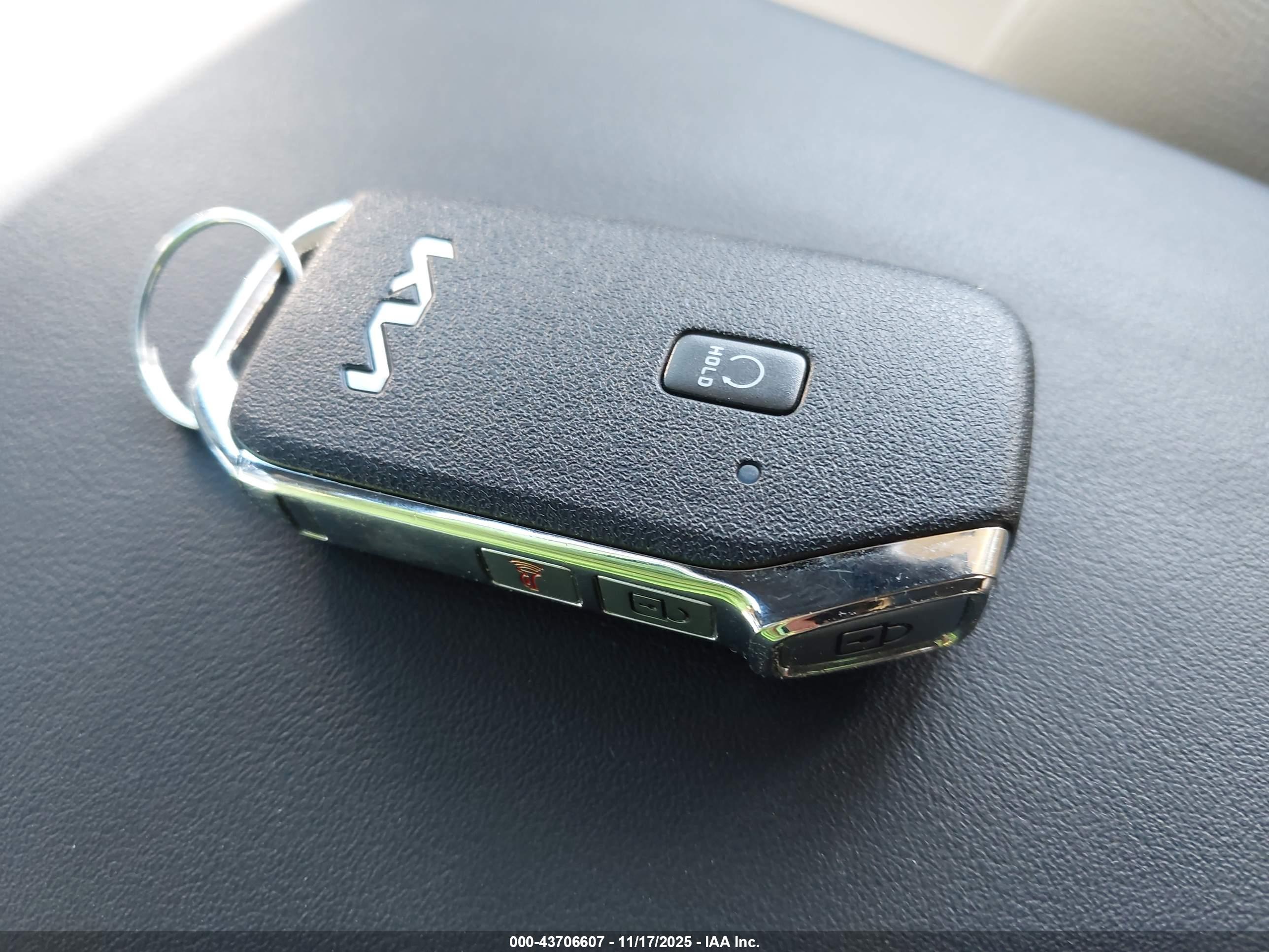 KIA STINGER image 11