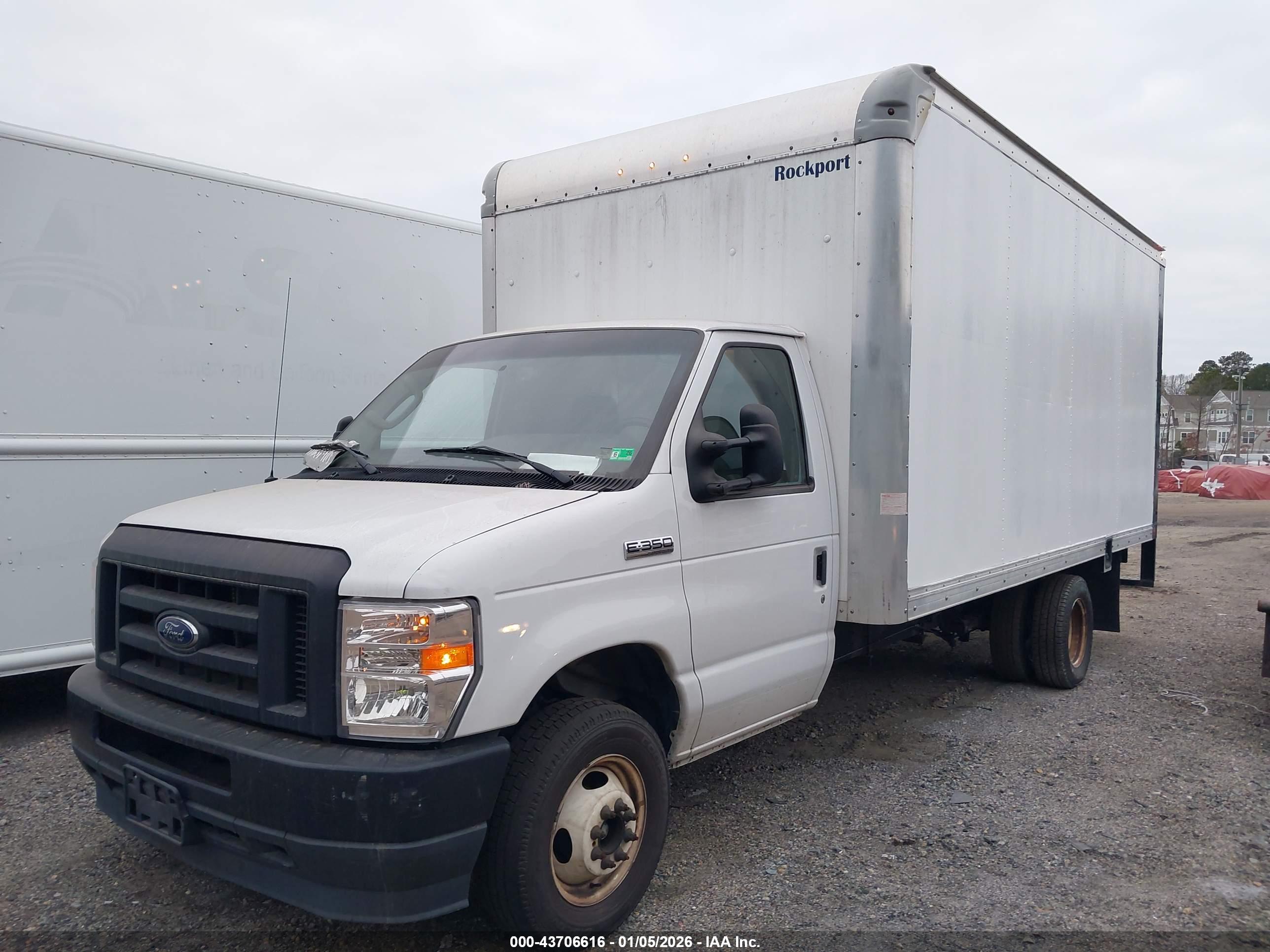FORD E-350 image 2
