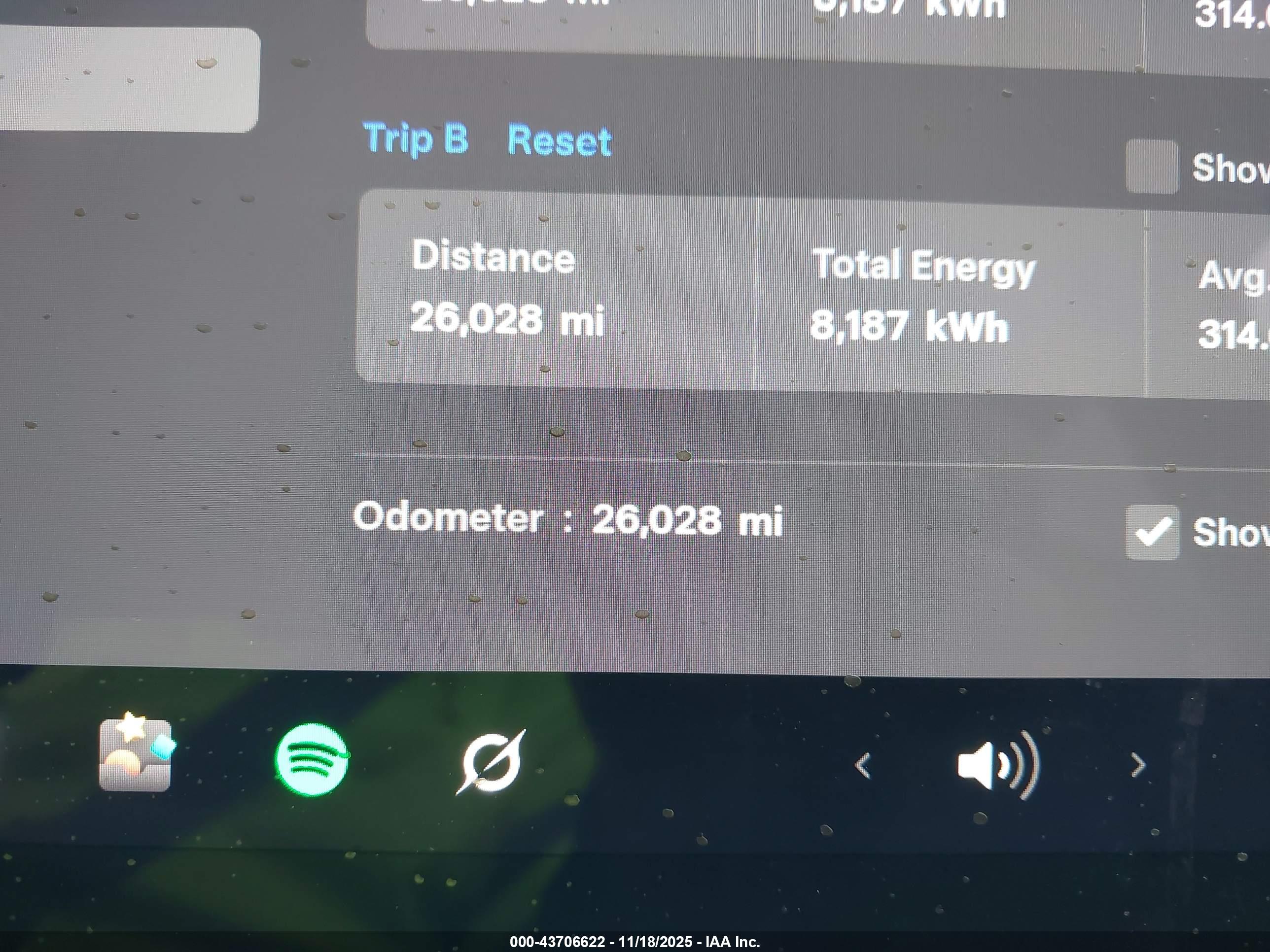 TESLA MODEL image 7