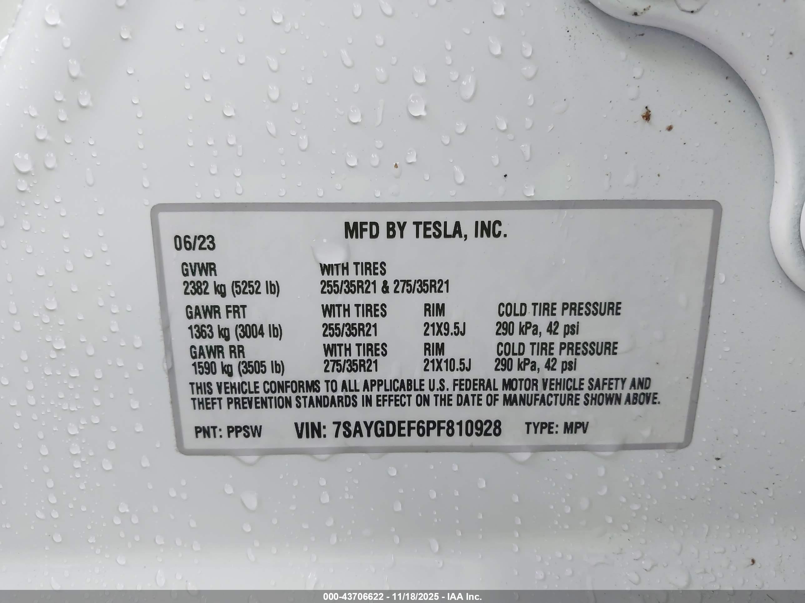 TESLA MODEL image 9