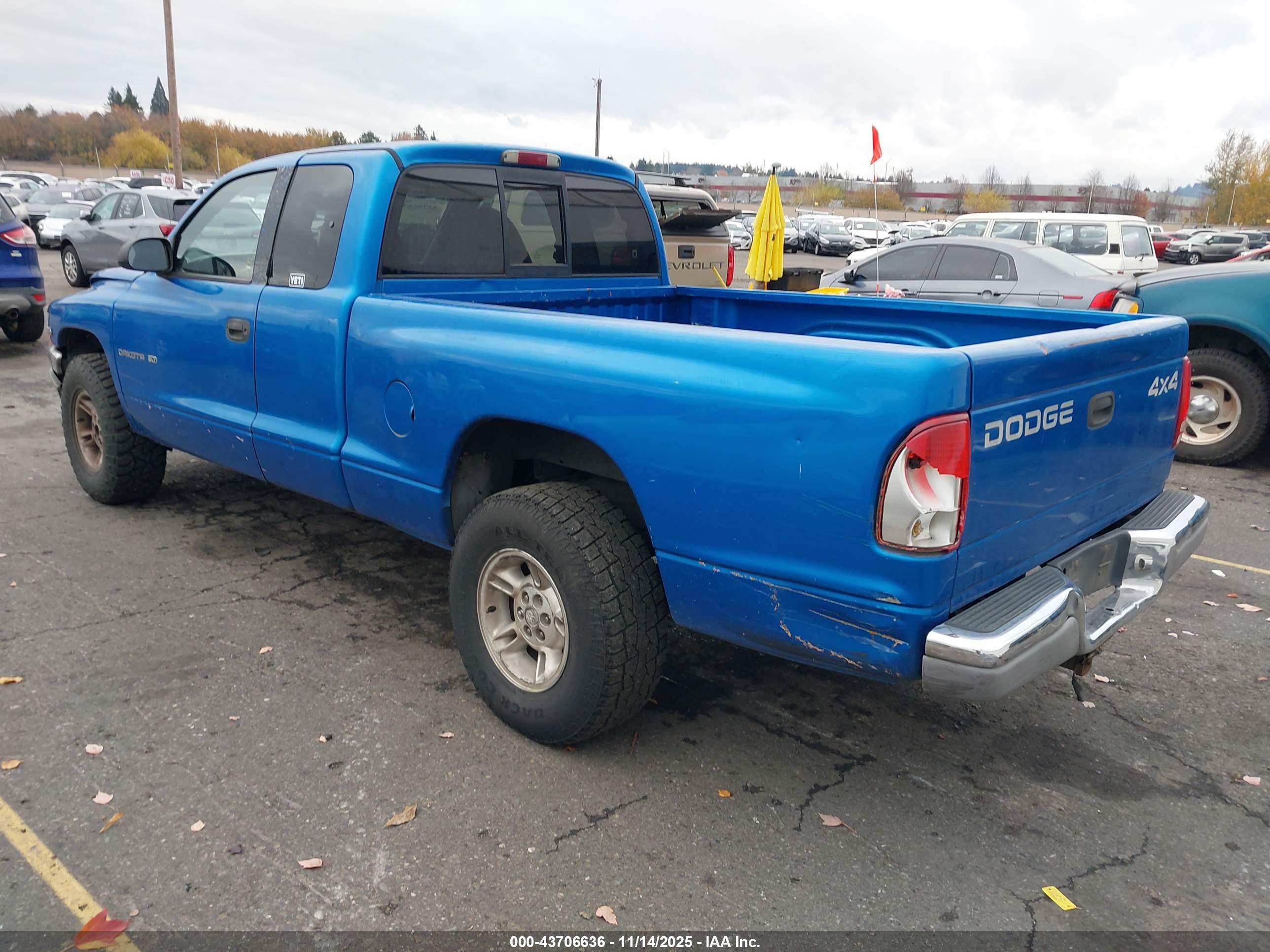 DODGE DAKOTA image 3