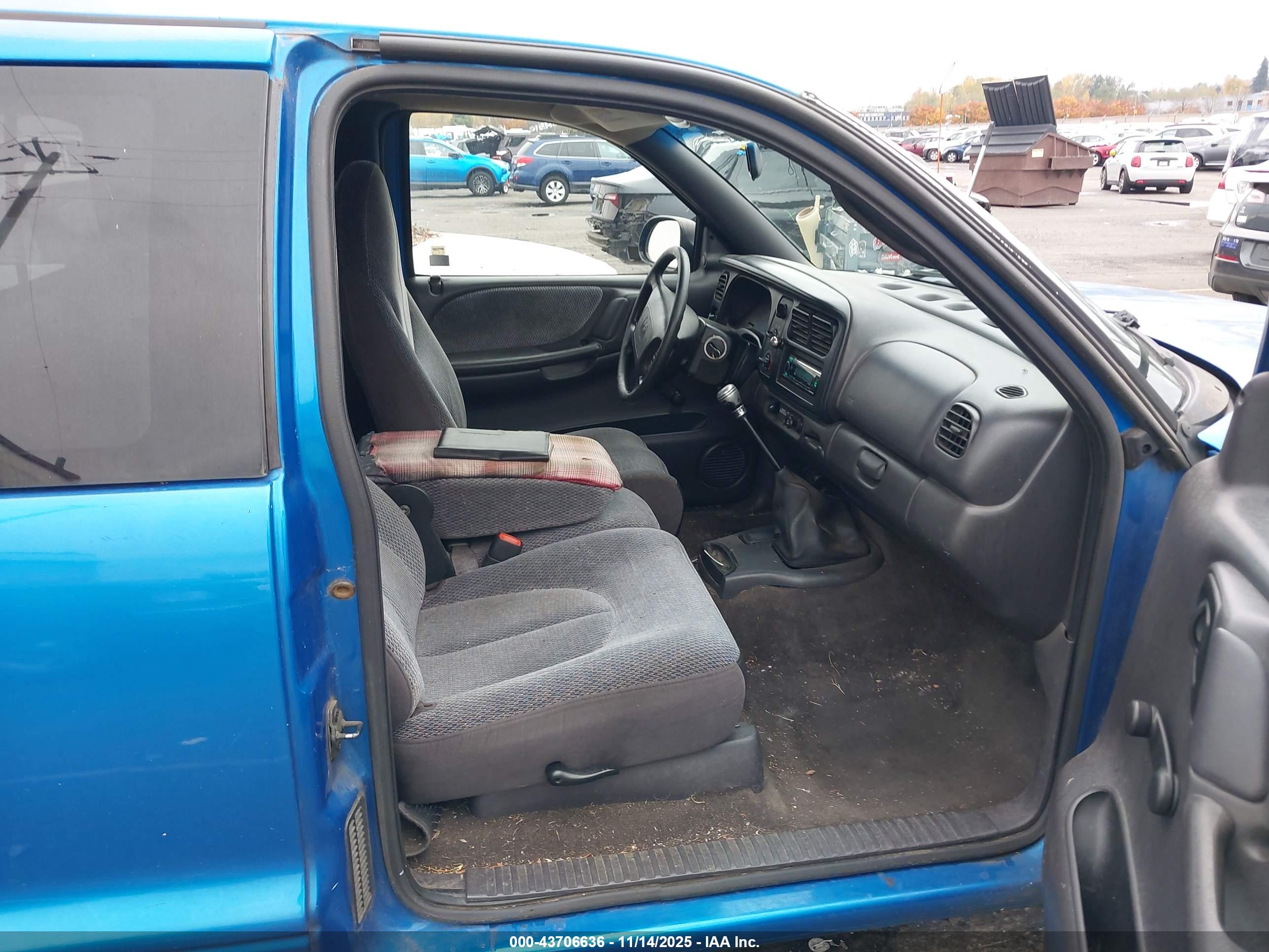 DODGE DAKOTA image 5