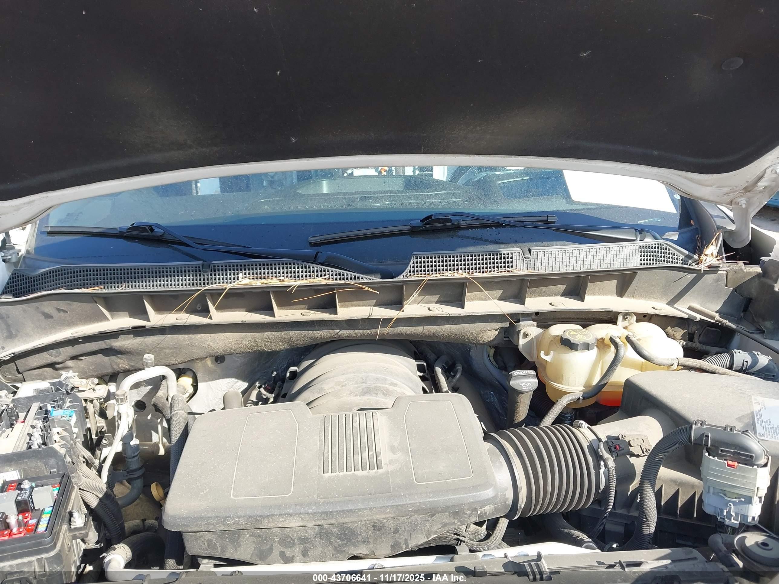 CHEVROLET SILVERADO image 10