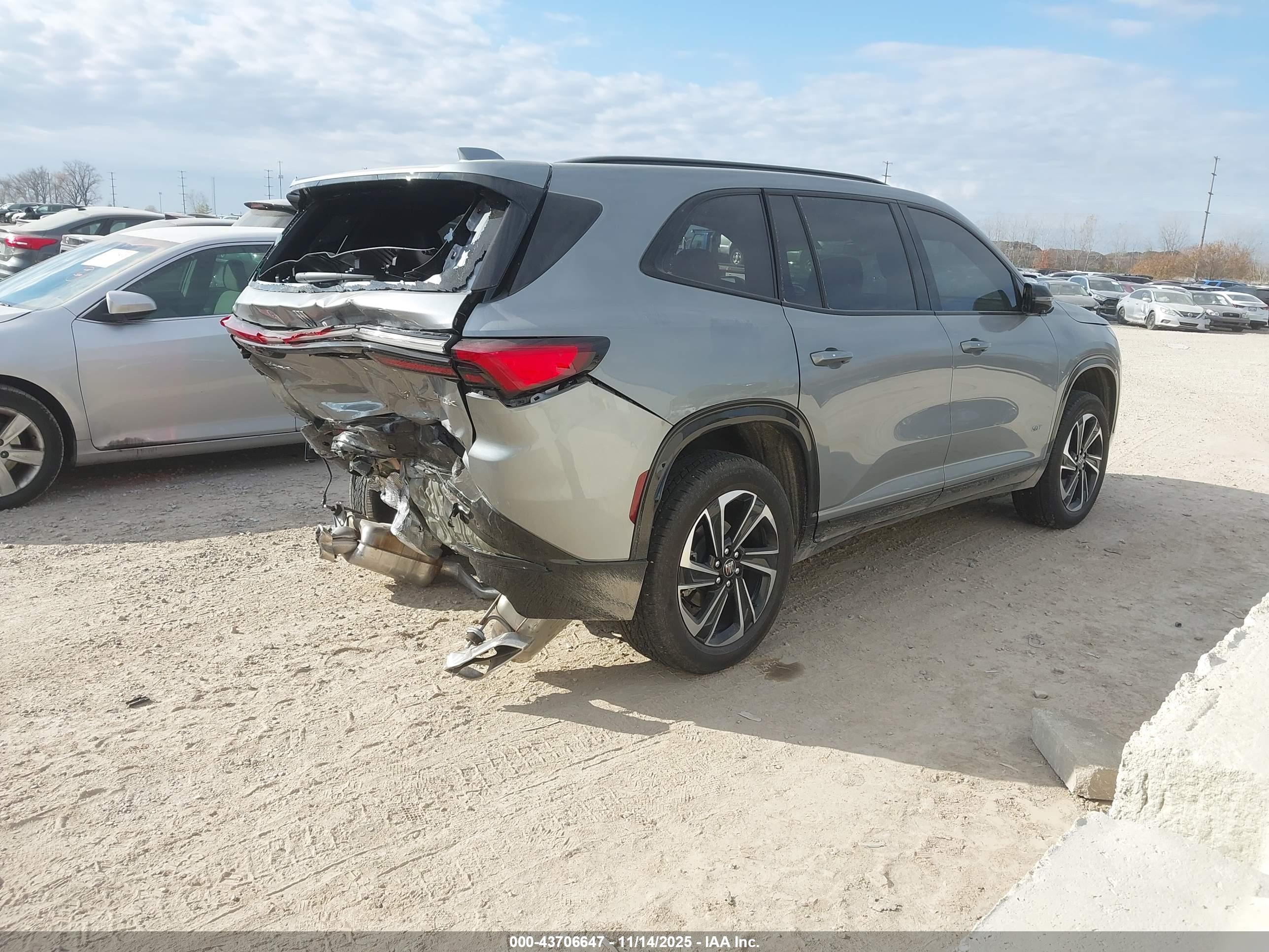 BUICK ENCLAVE image 4