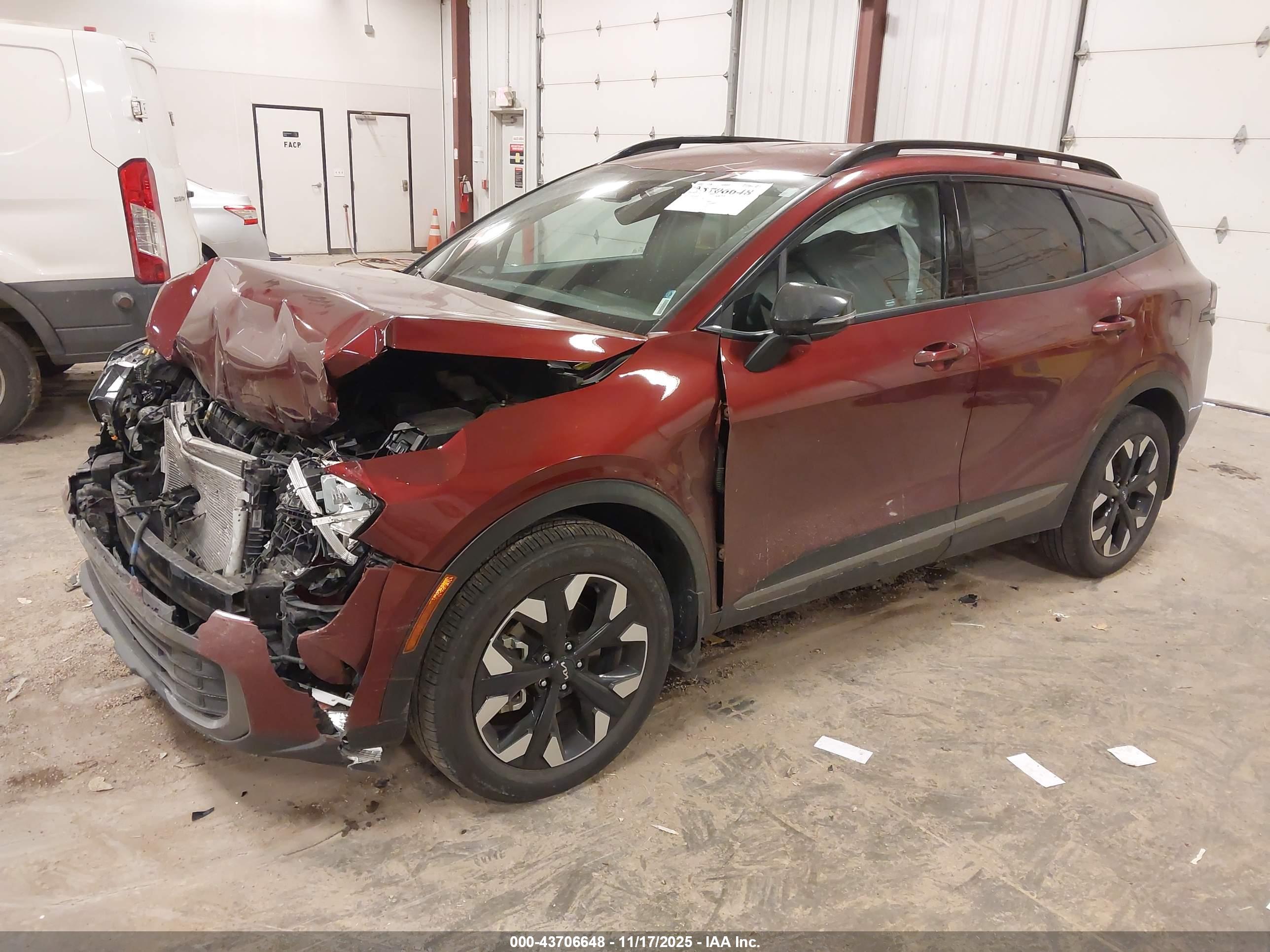 KIA SPORTAGE image 2