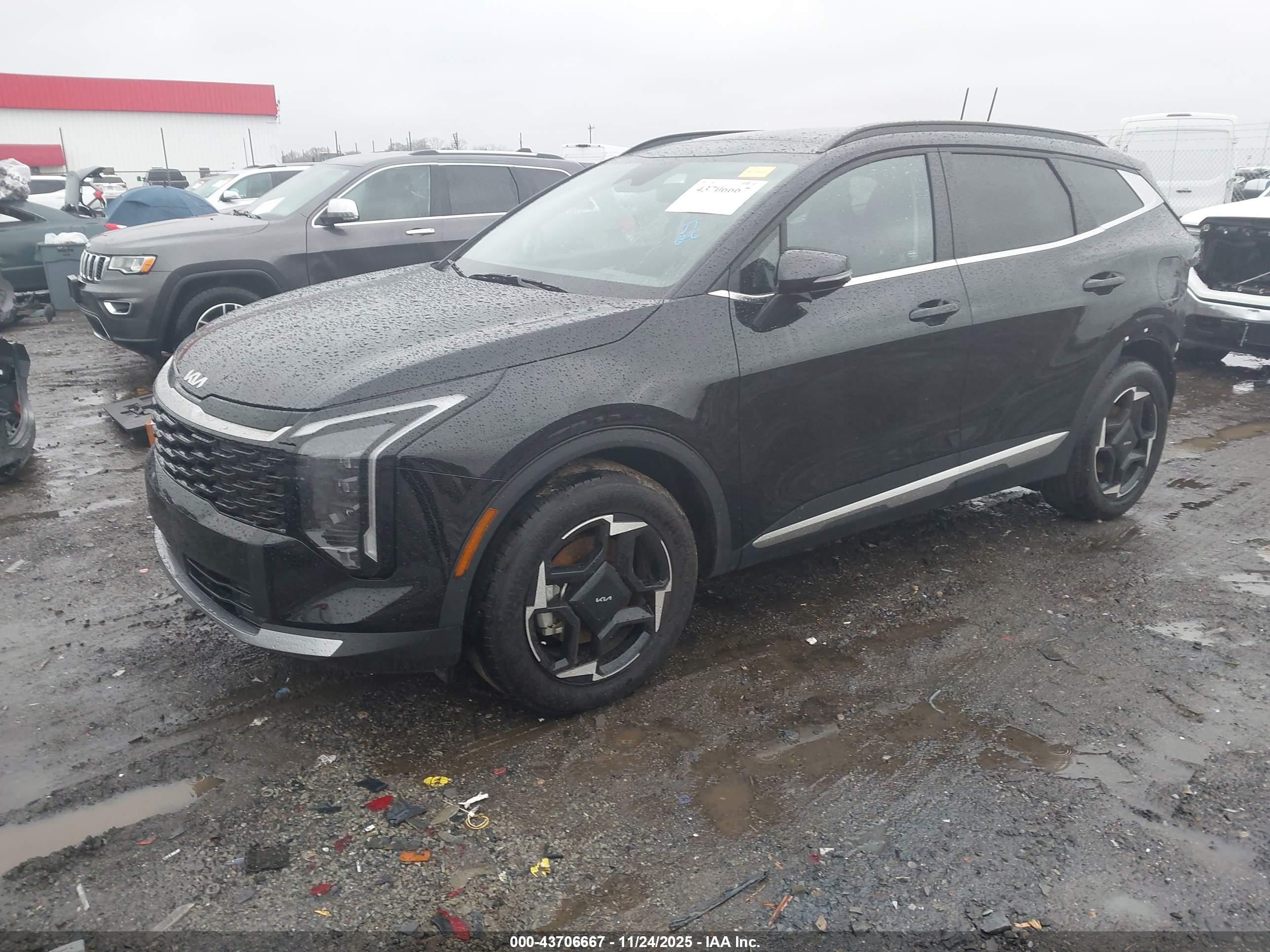 KIA SPORTAGE image 2