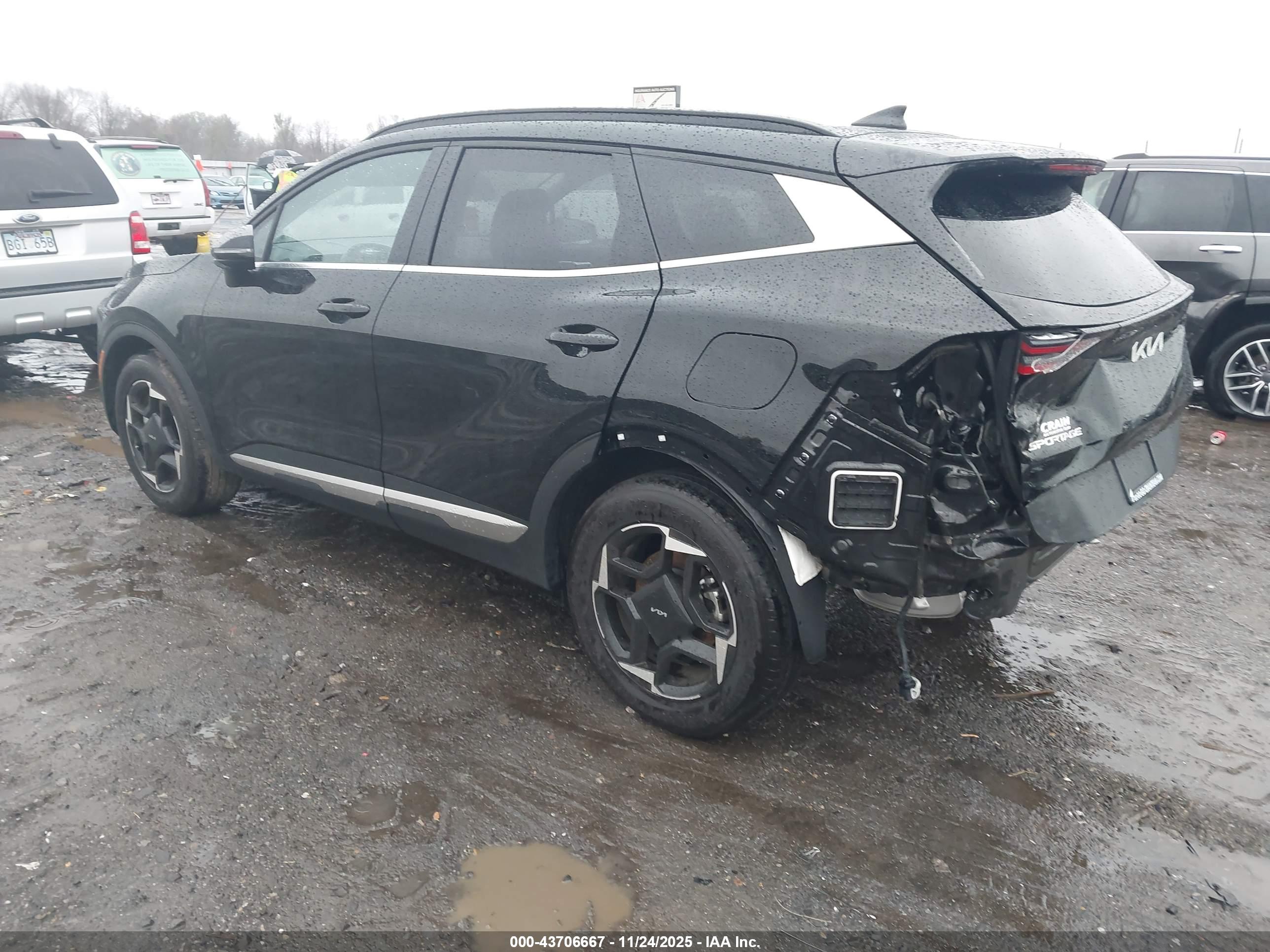 KIA SPORTAGE image 3