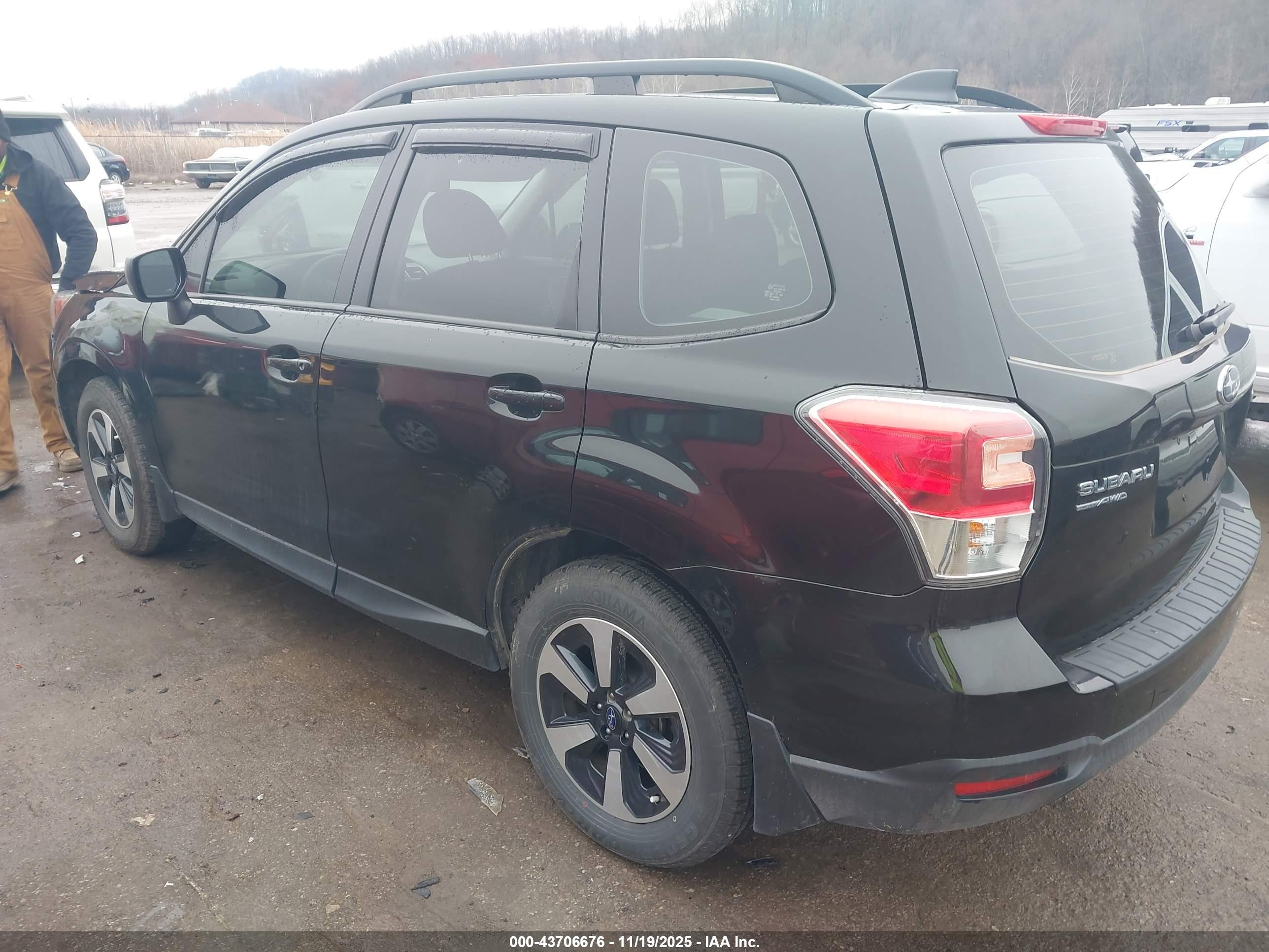 SUBARU FORESTER image 3