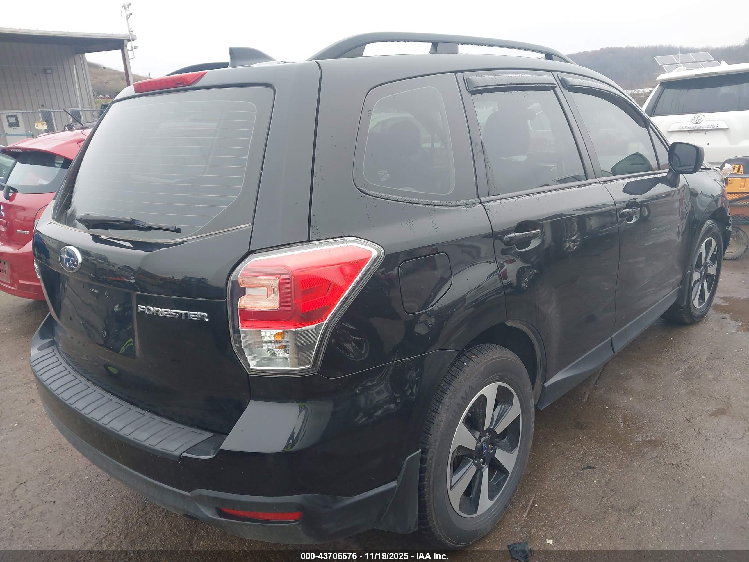 SUBARU FORESTER image 4