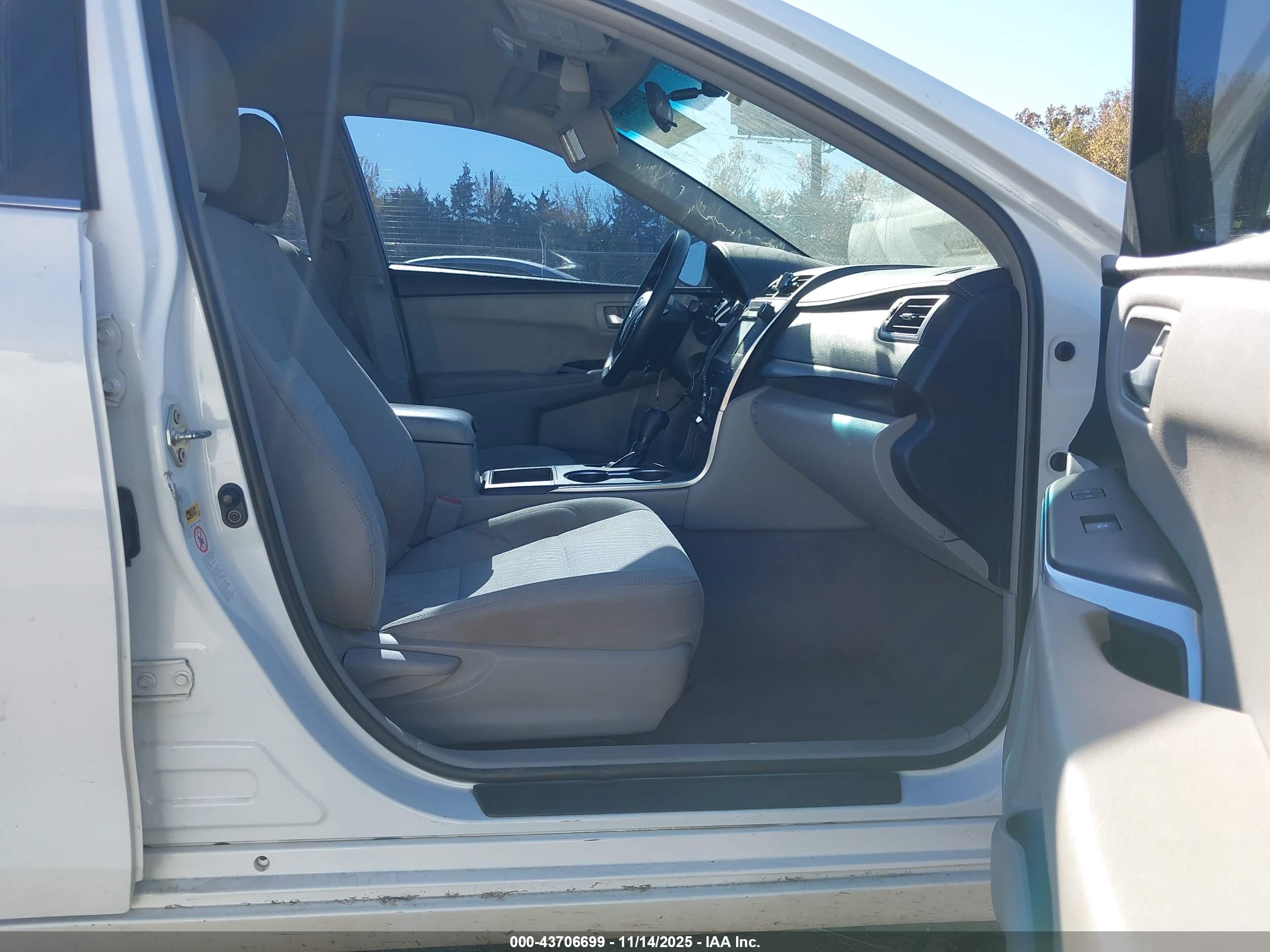 TOYOTA CAMRY image 5