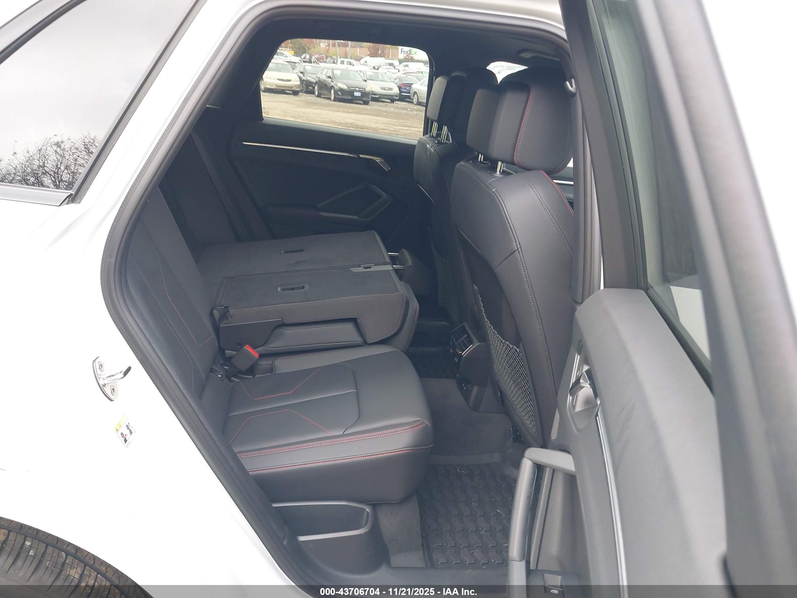 AUDI Q3 image 8