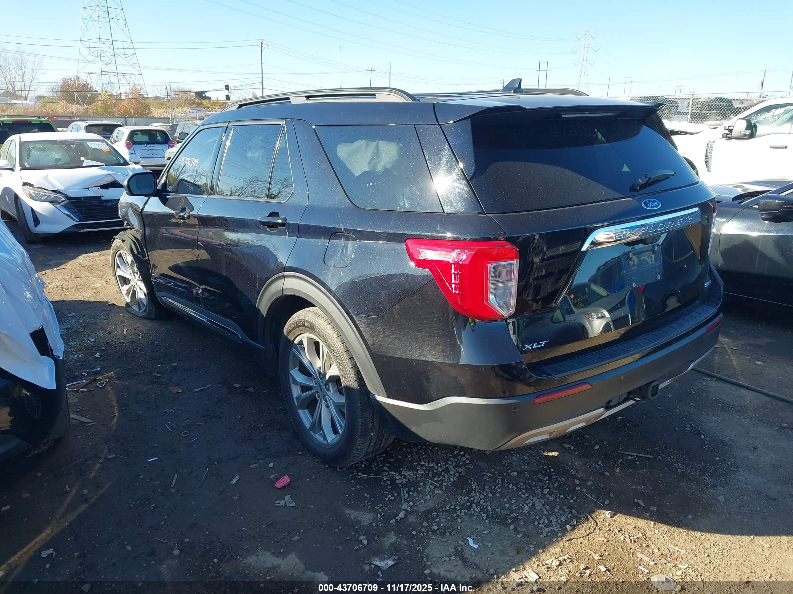 FORD EXPLORER image 3