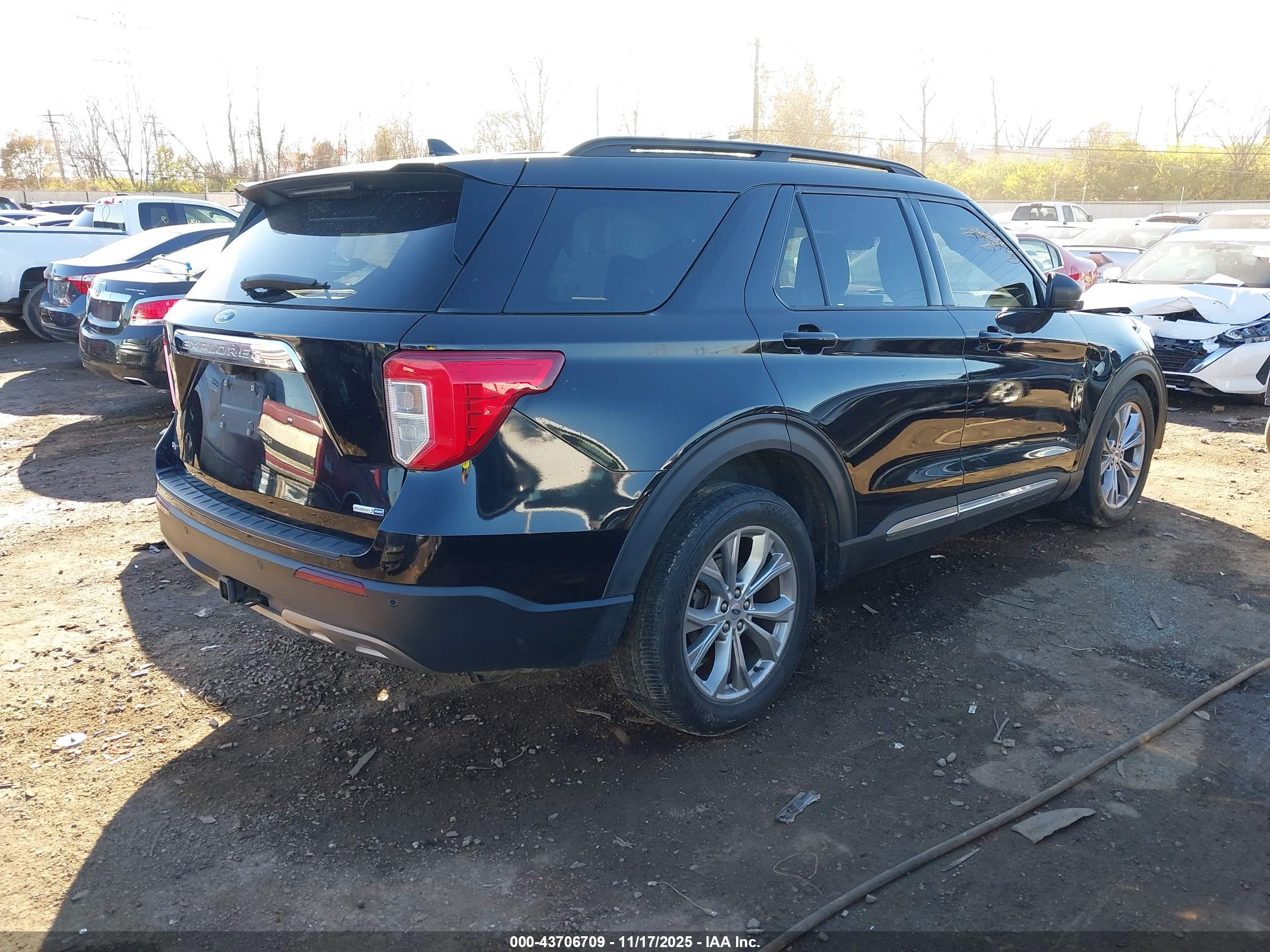 FORD EXPLORER image 4