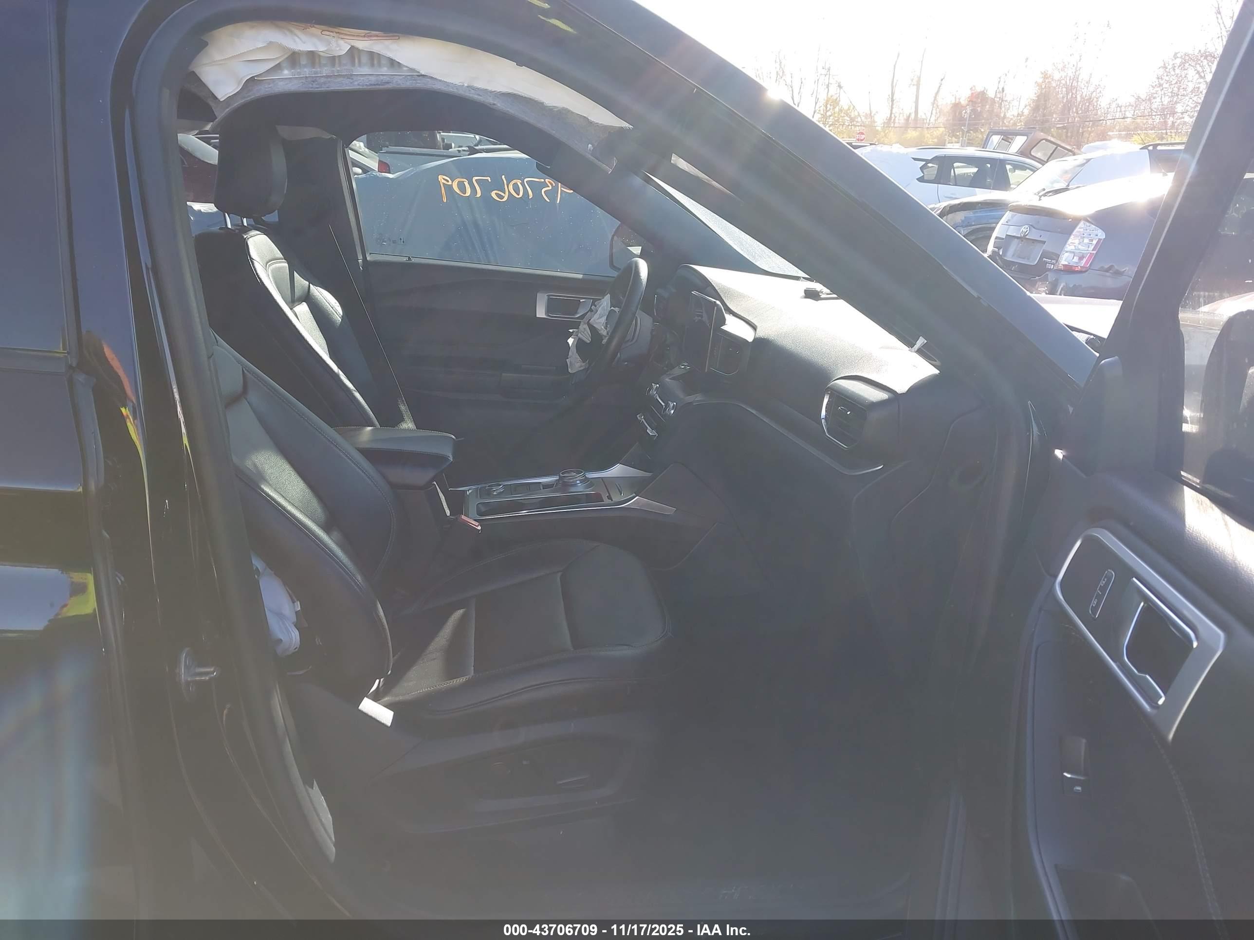 FORD EXPLORER image 5