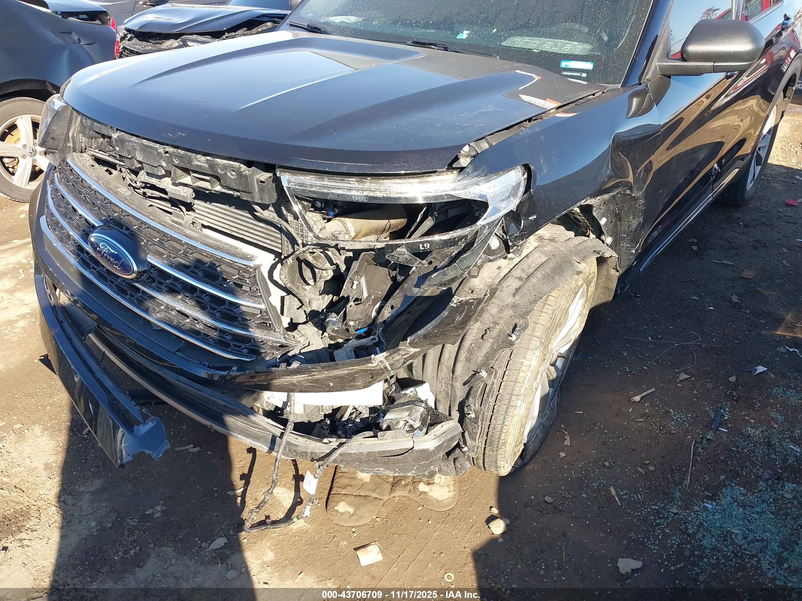 FORD EXPLORER image 6
