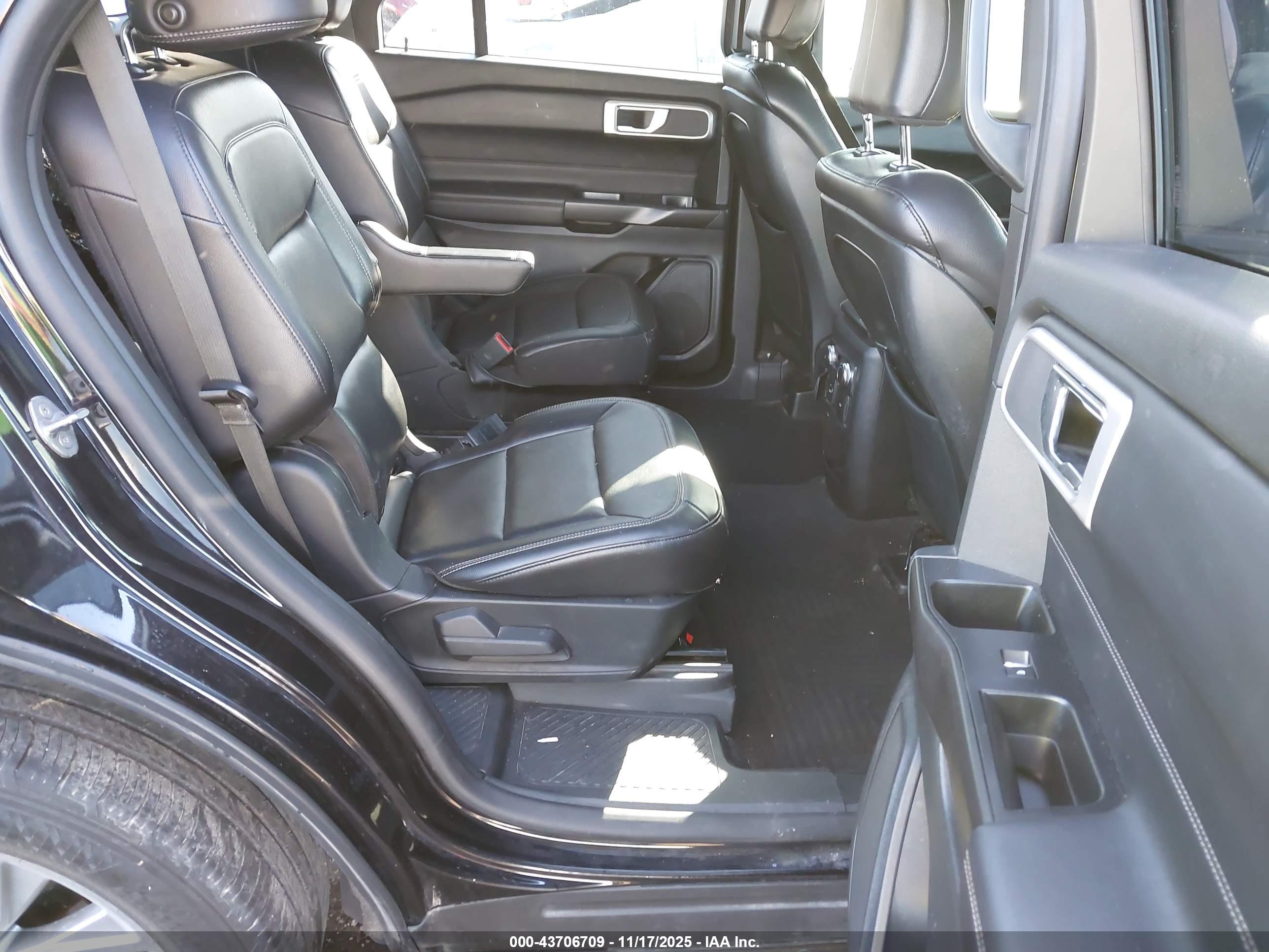 FORD EXPLORER image 8