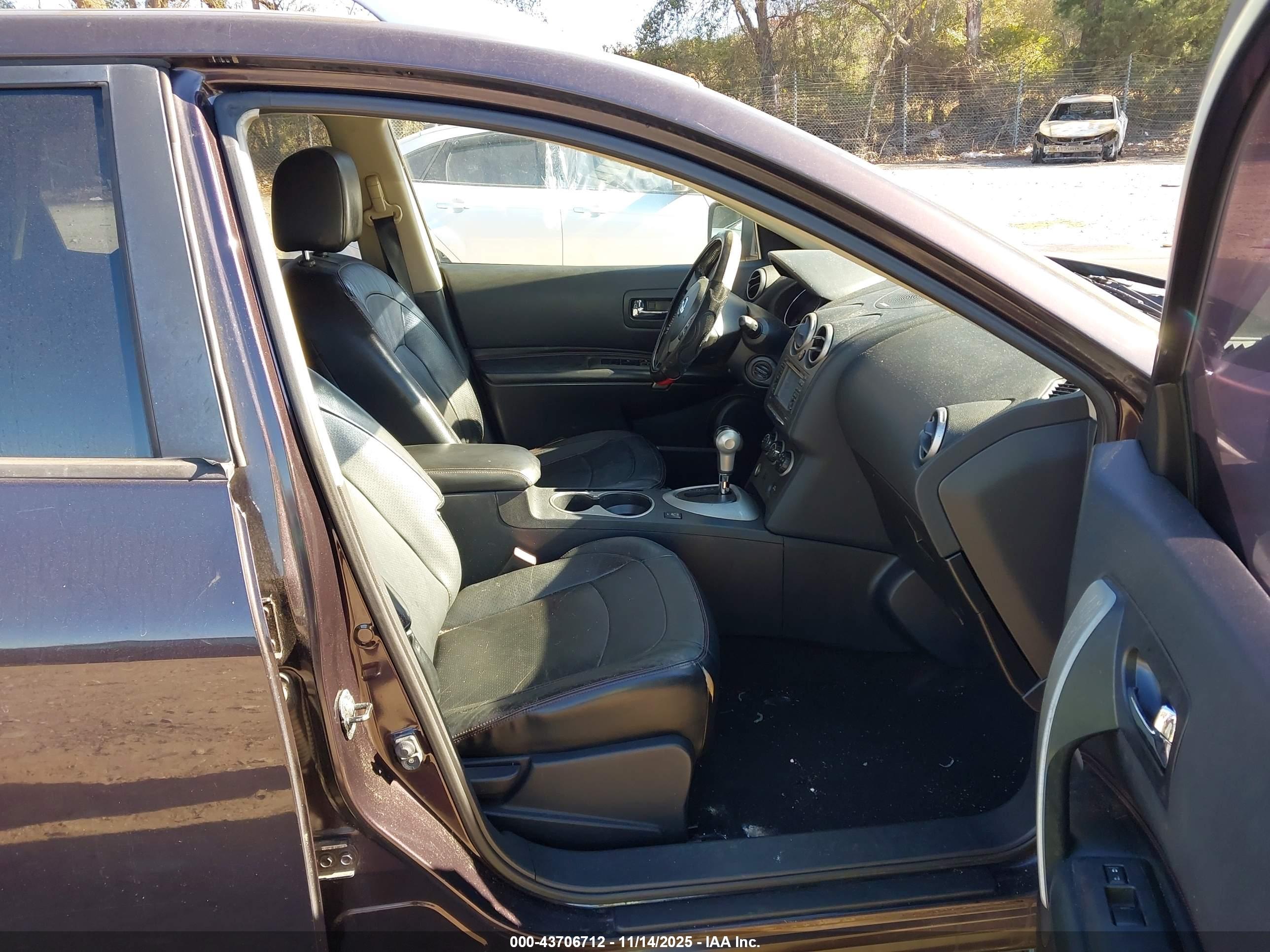 NISSAN ROGUE image 5