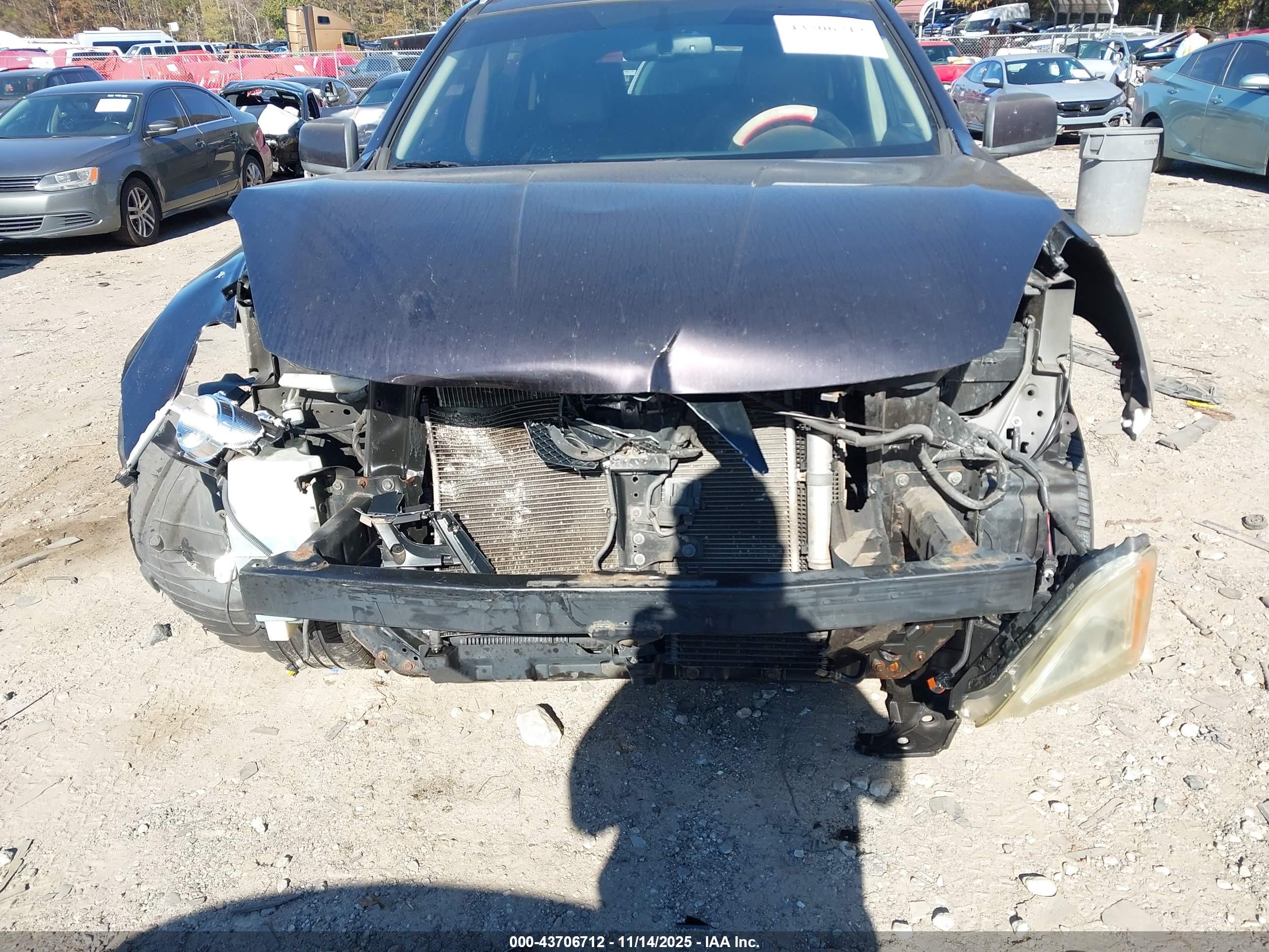 NISSAN ROGUE image 6