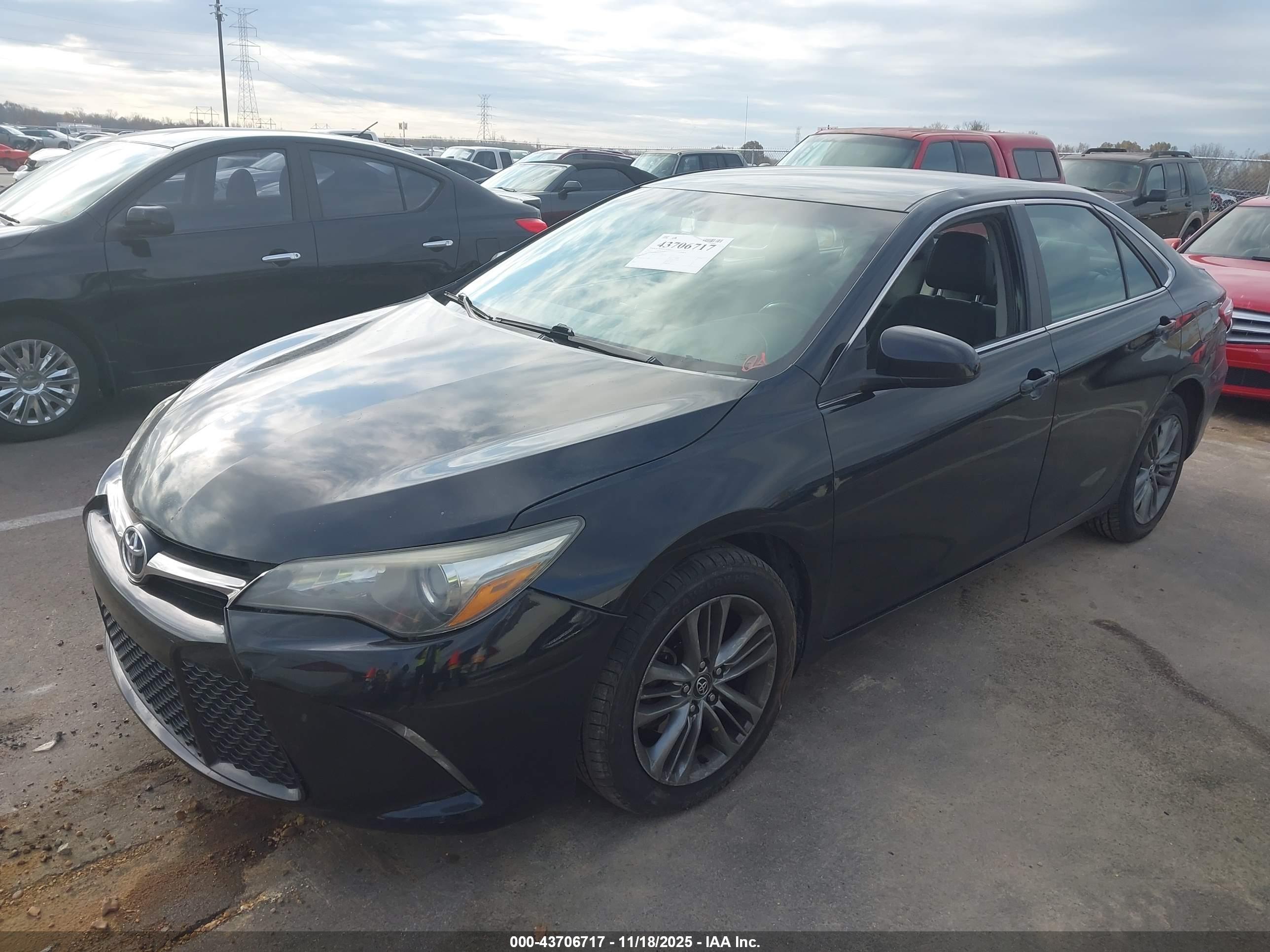 TOYOTA CAMRY image 2