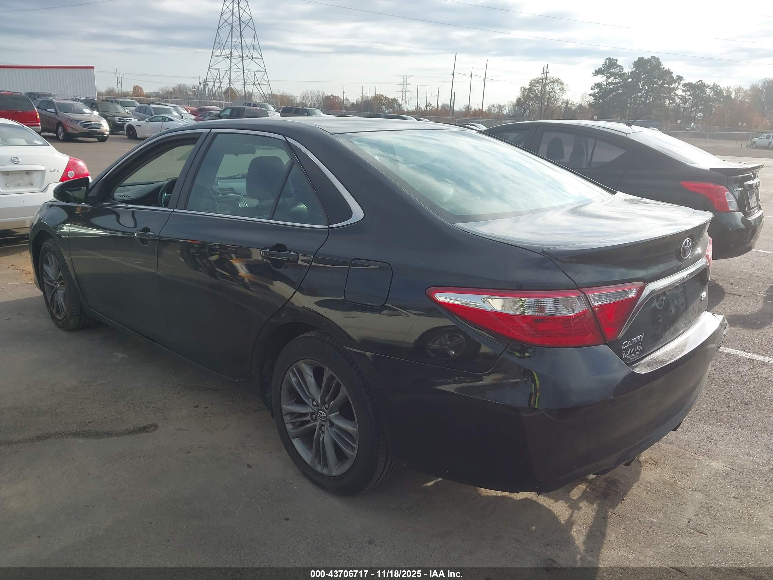 TOYOTA CAMRY image 3