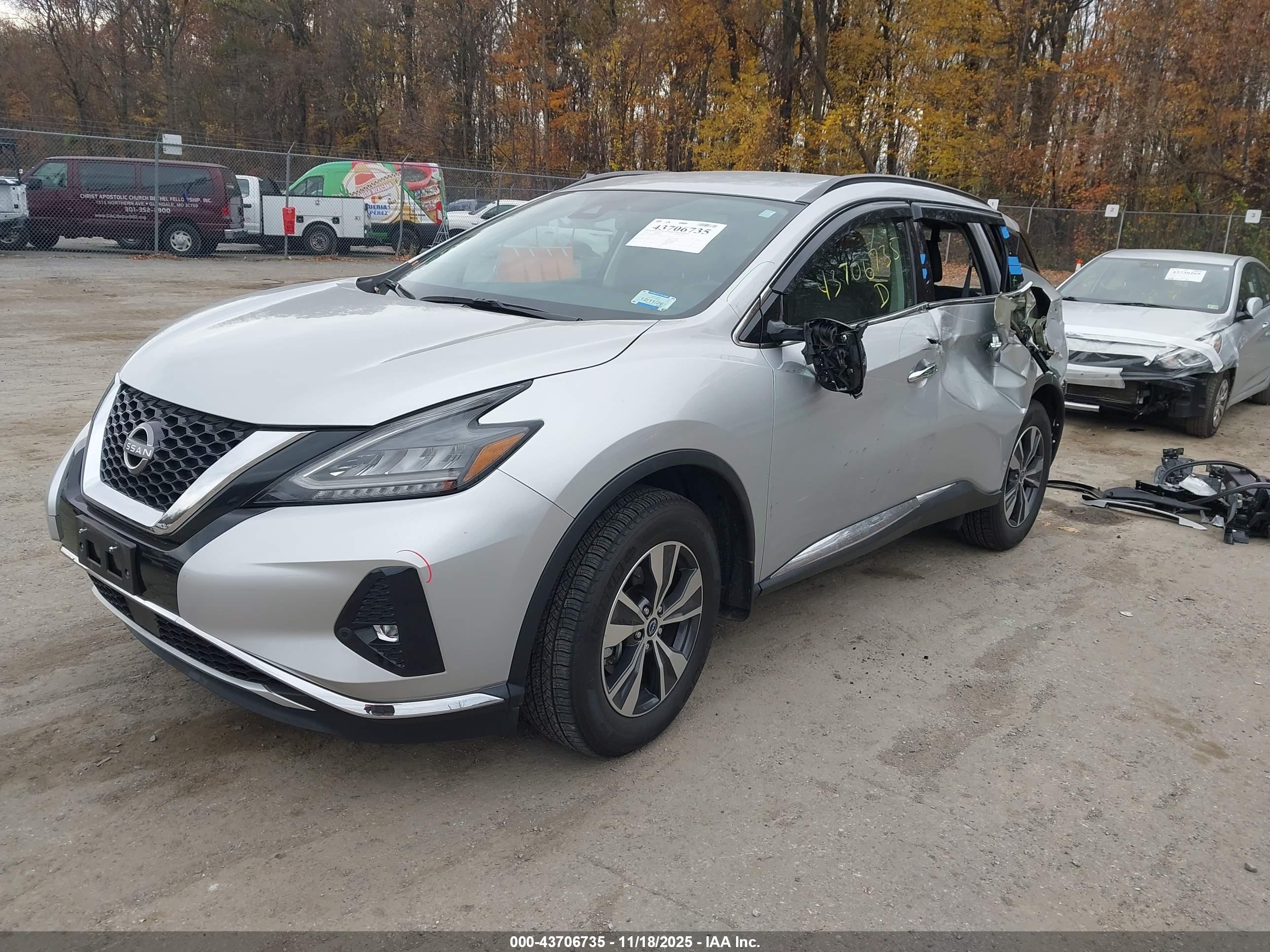 NISSAN MURANO image 2