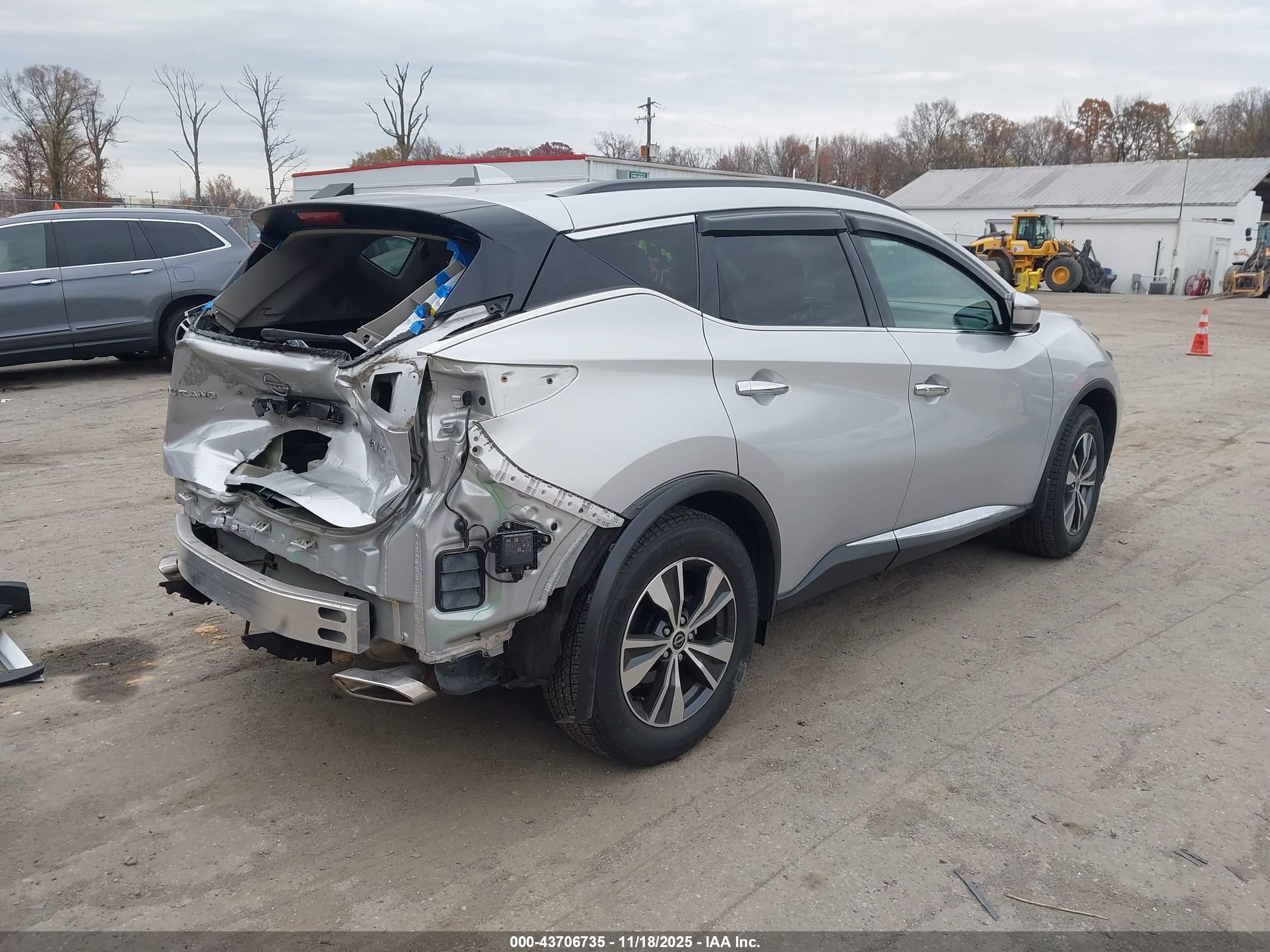 NISSAN MURANO image 4