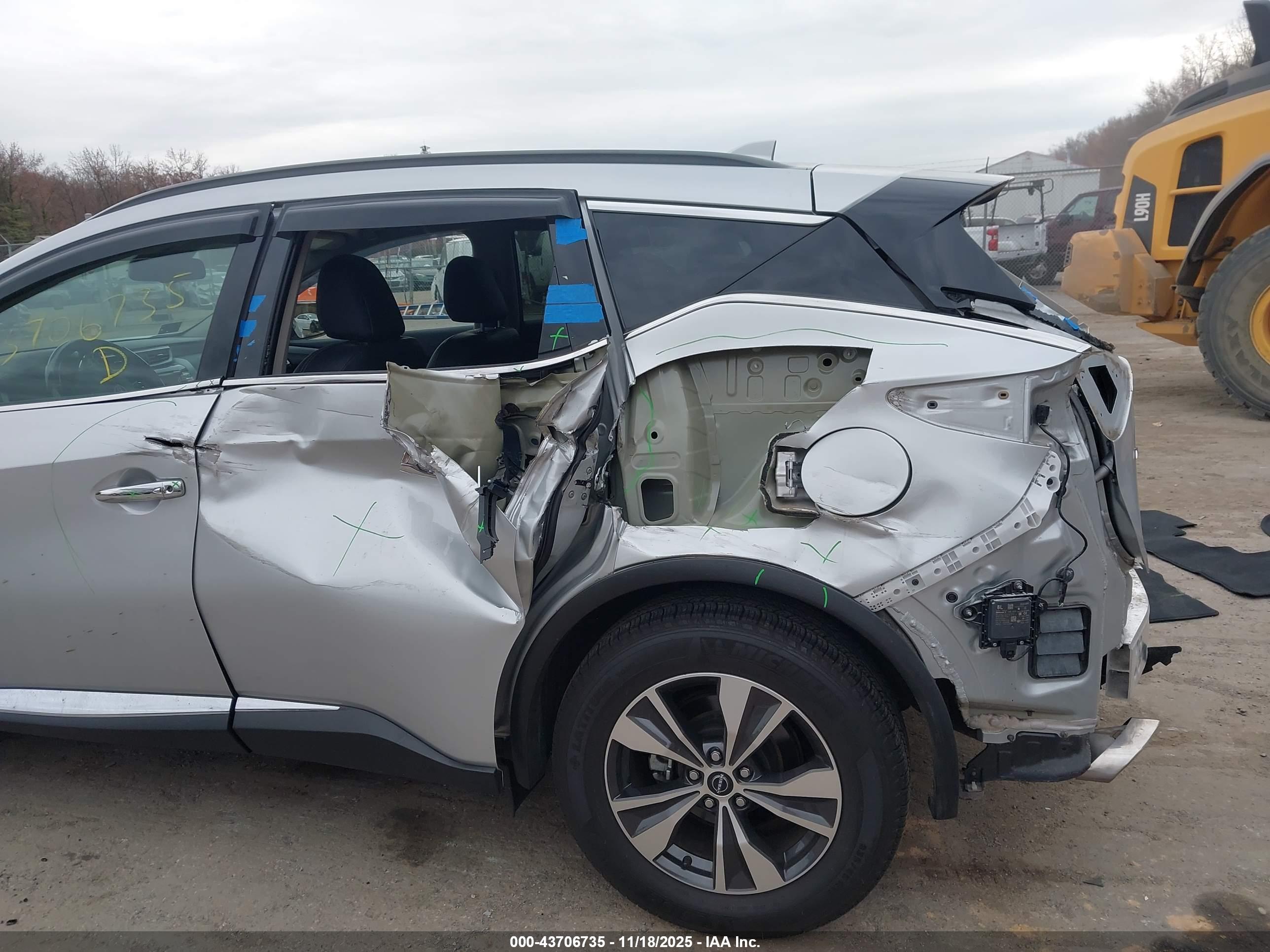 NISSAN MURANO image 6