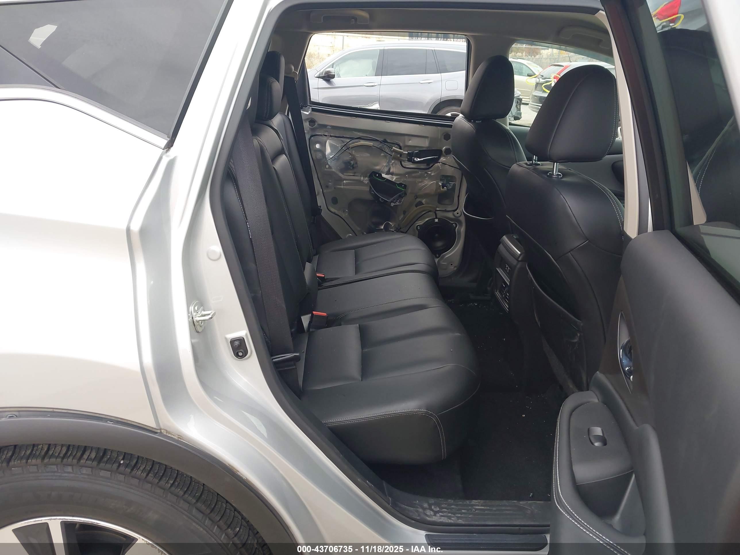 NISSAN MURANO image 8