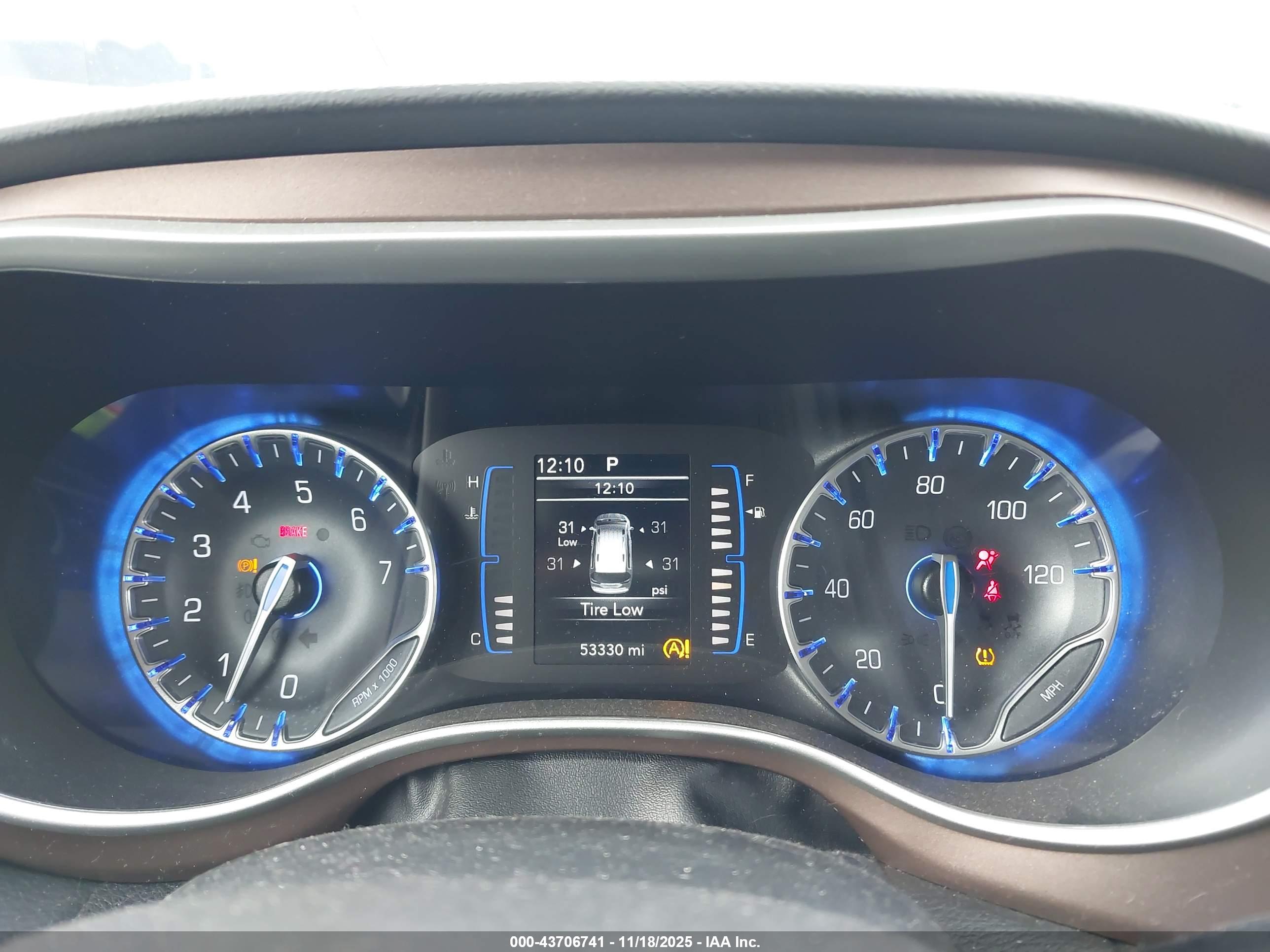 CHRYSLER VOYAGER image 7